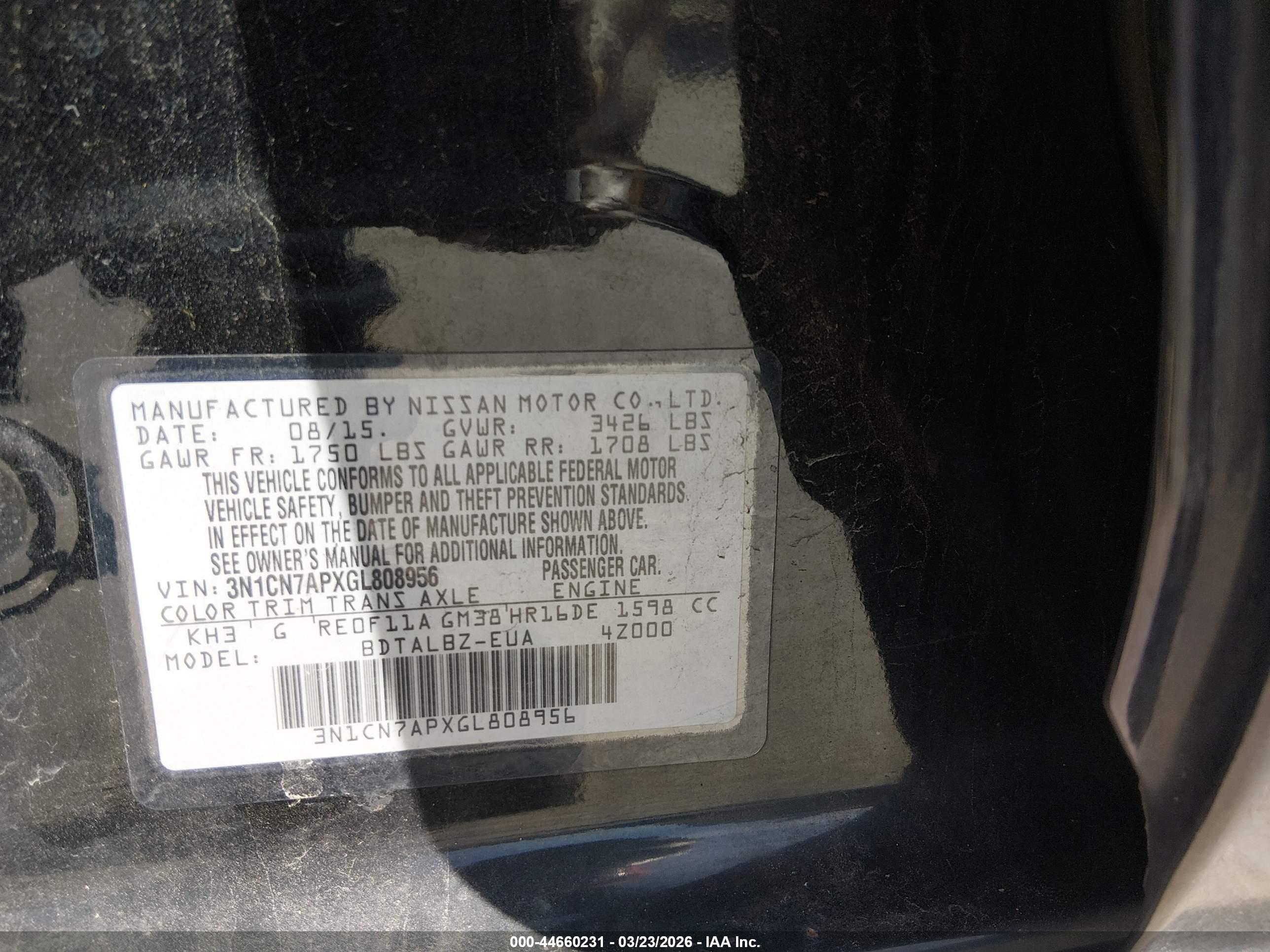 NISSAN VERSA image 9
