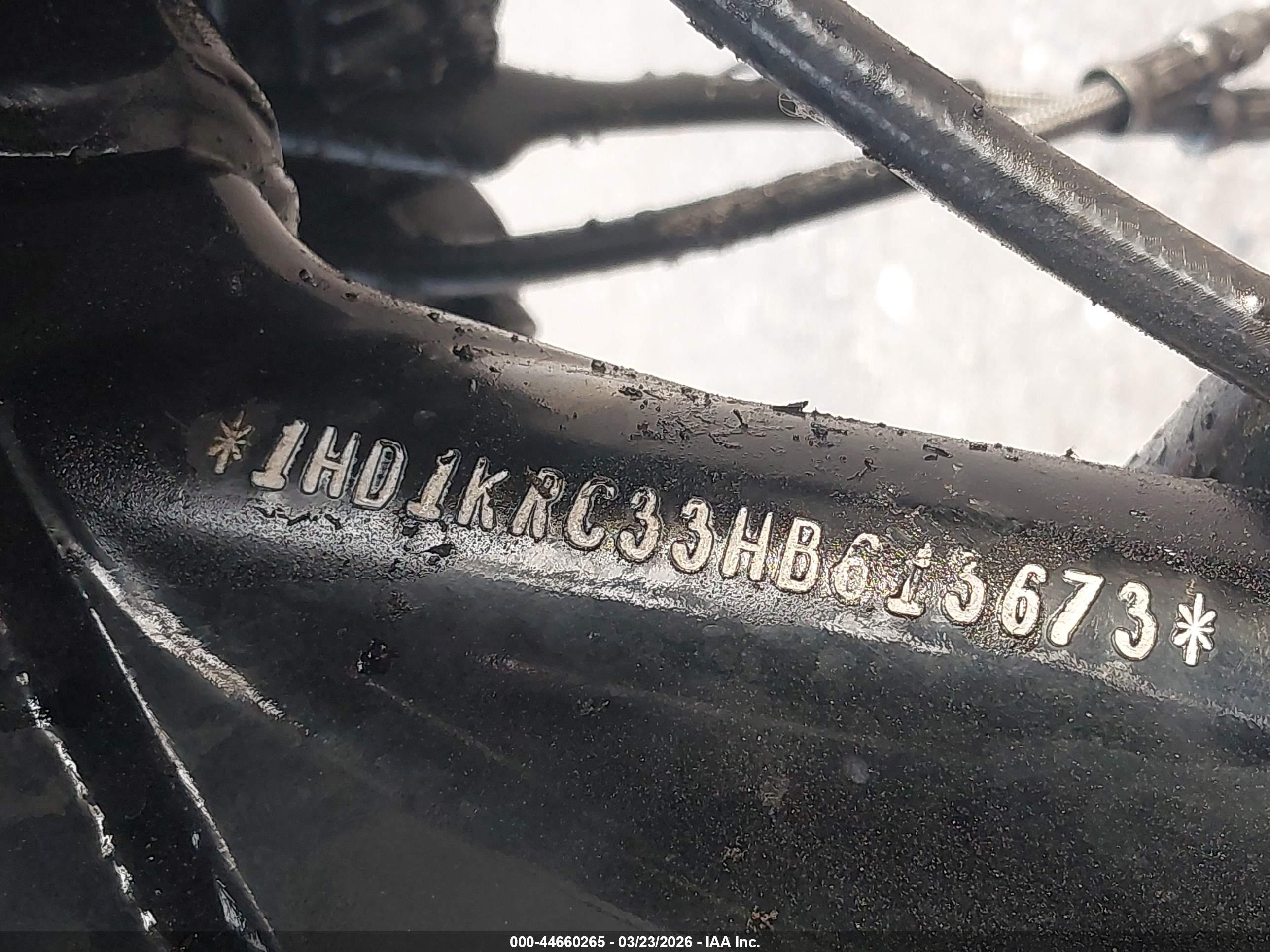 HARLEY-DAVIDSON FLHXS image 10