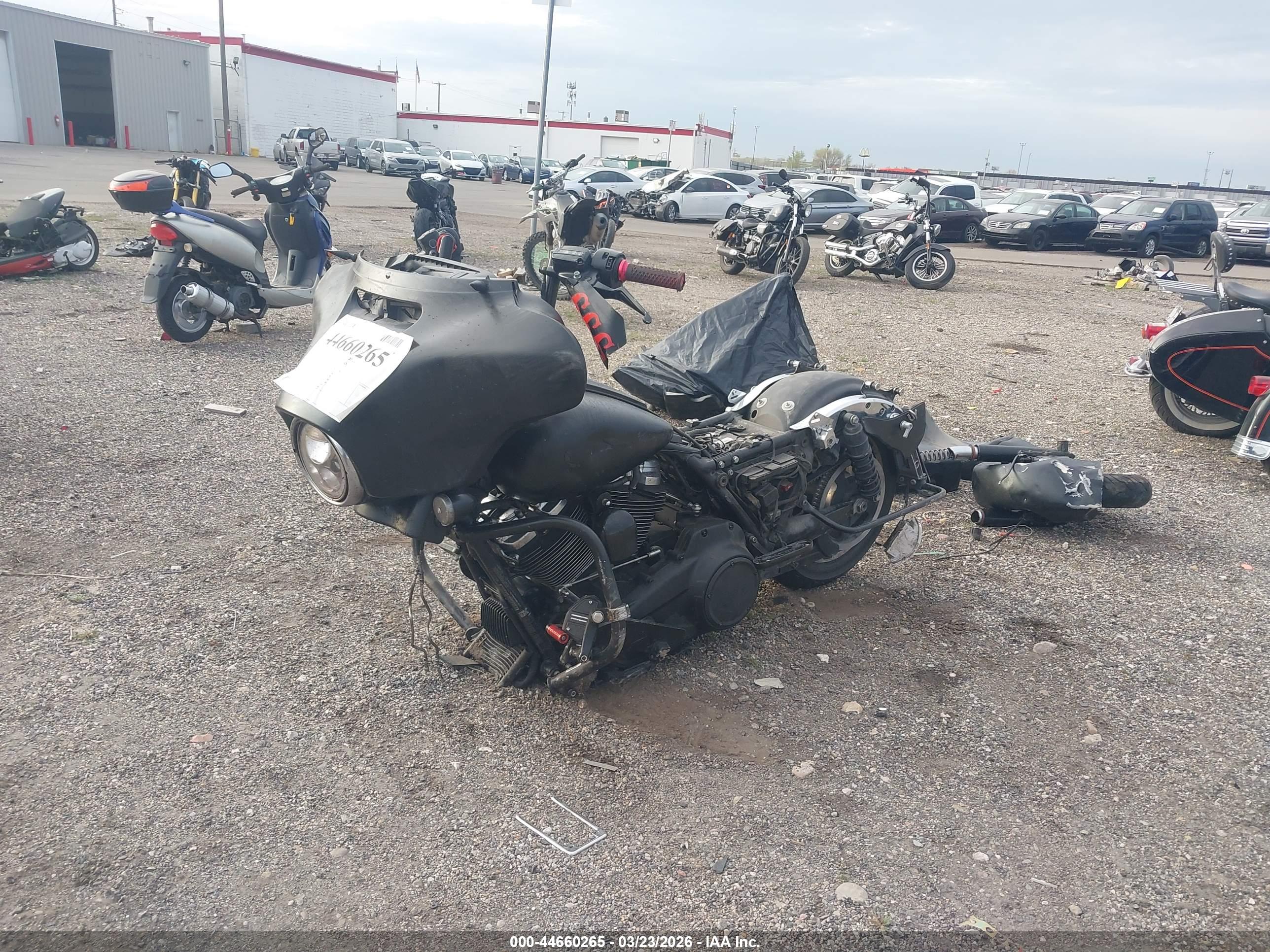 HARLEY-DAVIDSON FLHXS image 2