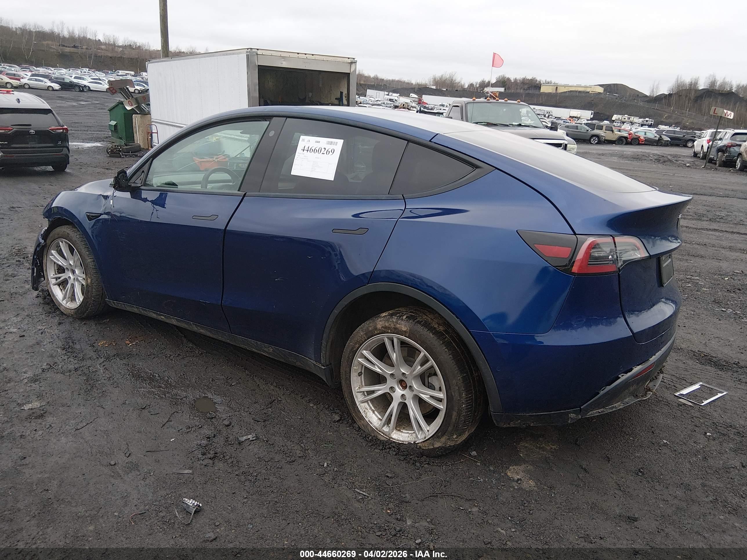 TESLA MODEL image 3