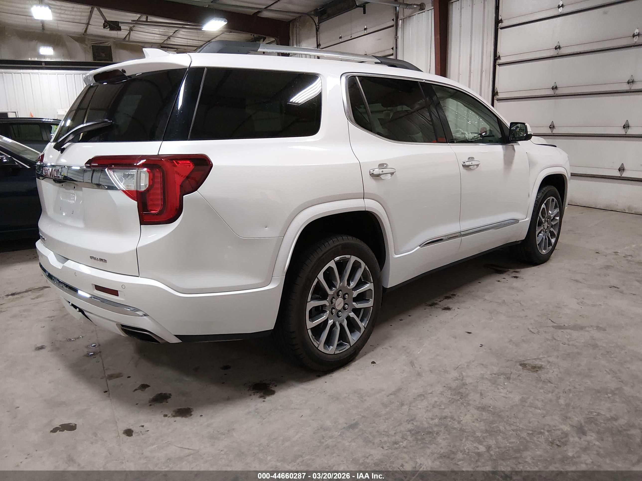GMC ACADIA image 4