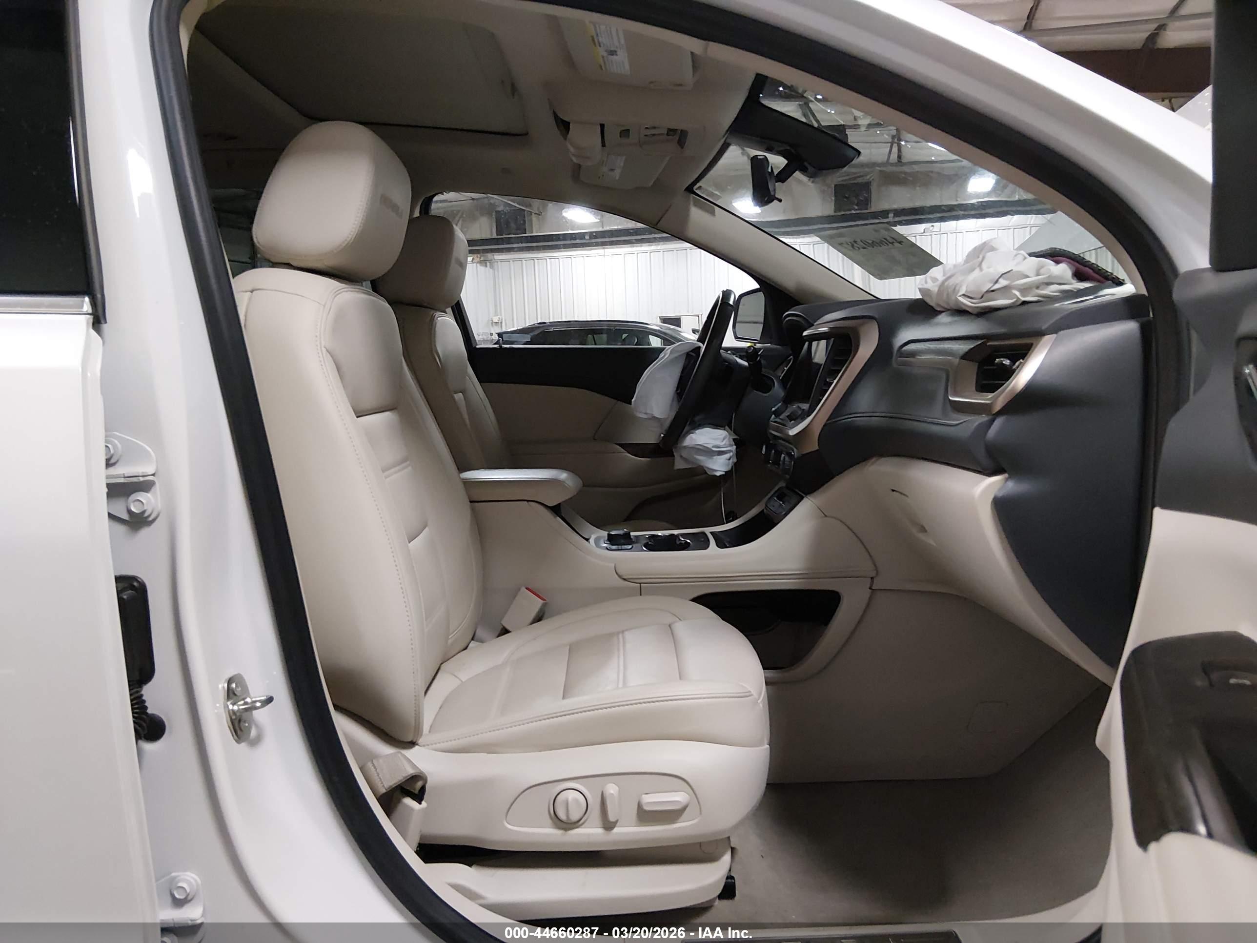 GMC ACADIA image 5