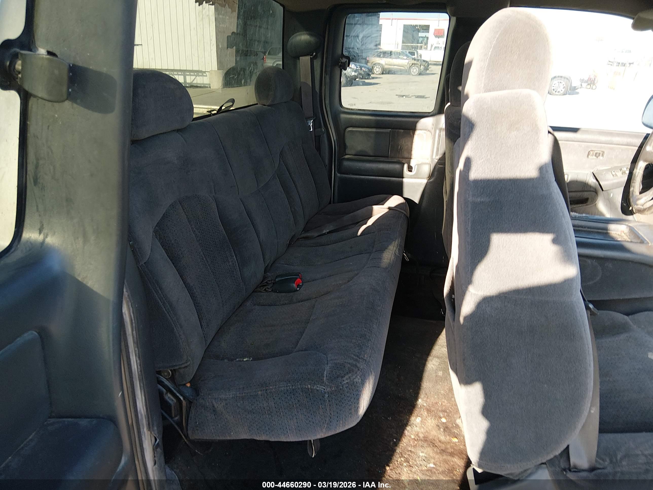 CHEVROLET SILVERADO image 8