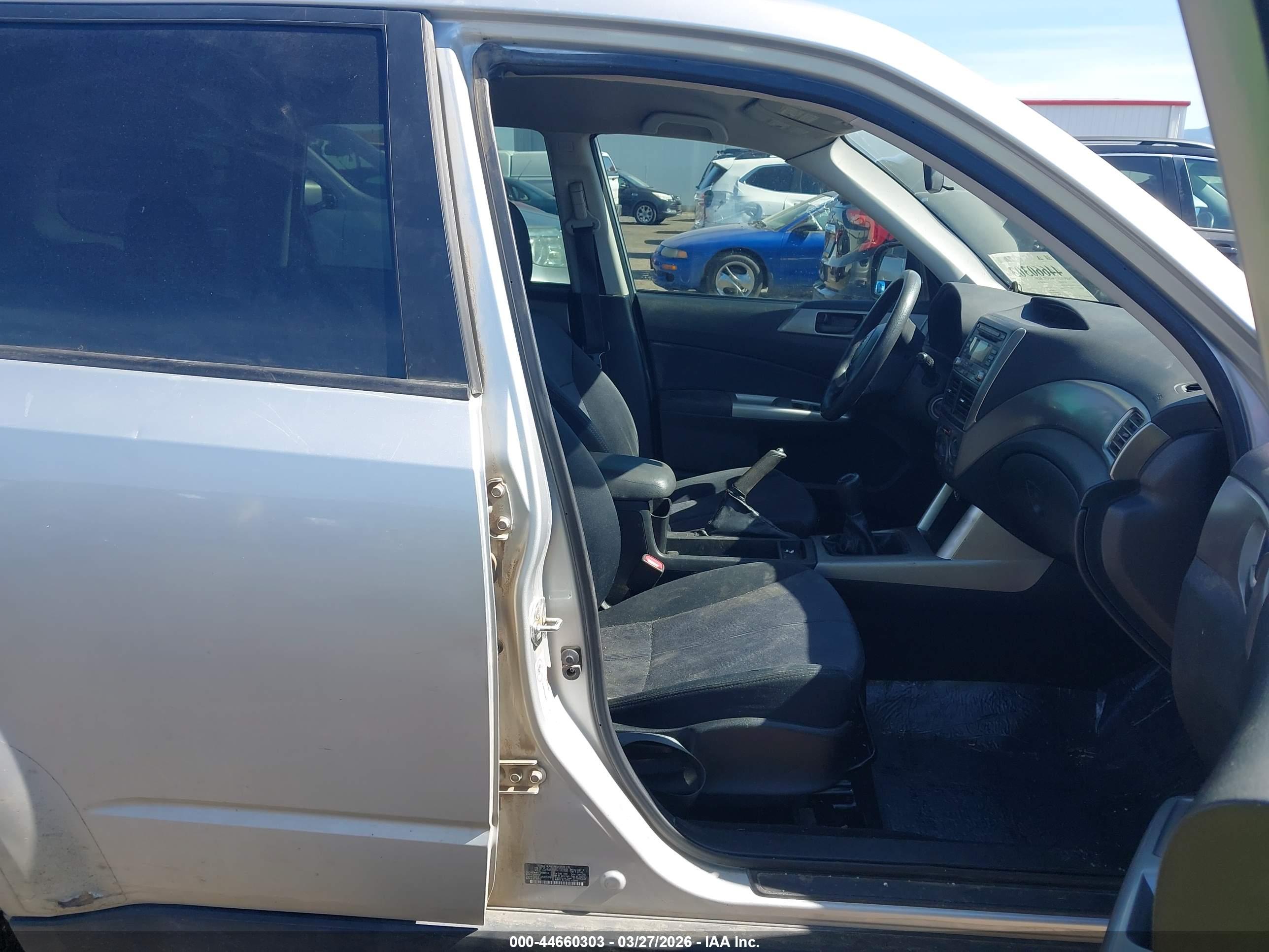 SUBARU FORESTER image 5