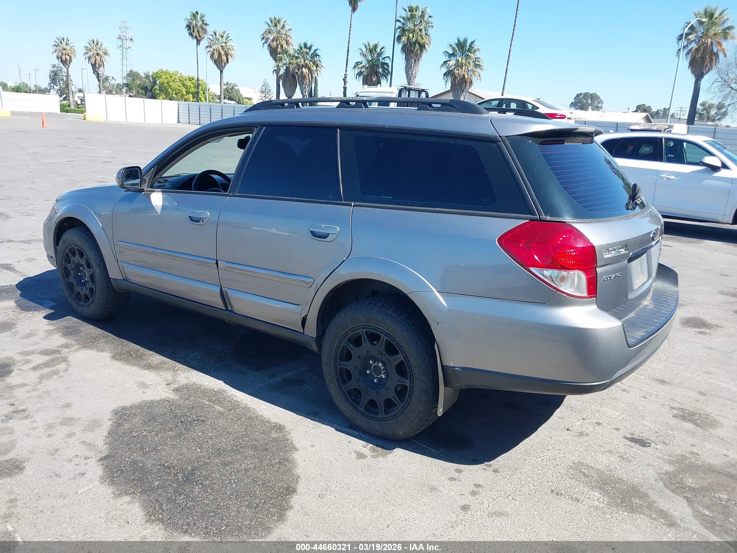 SUBARU OUTBACK image 3