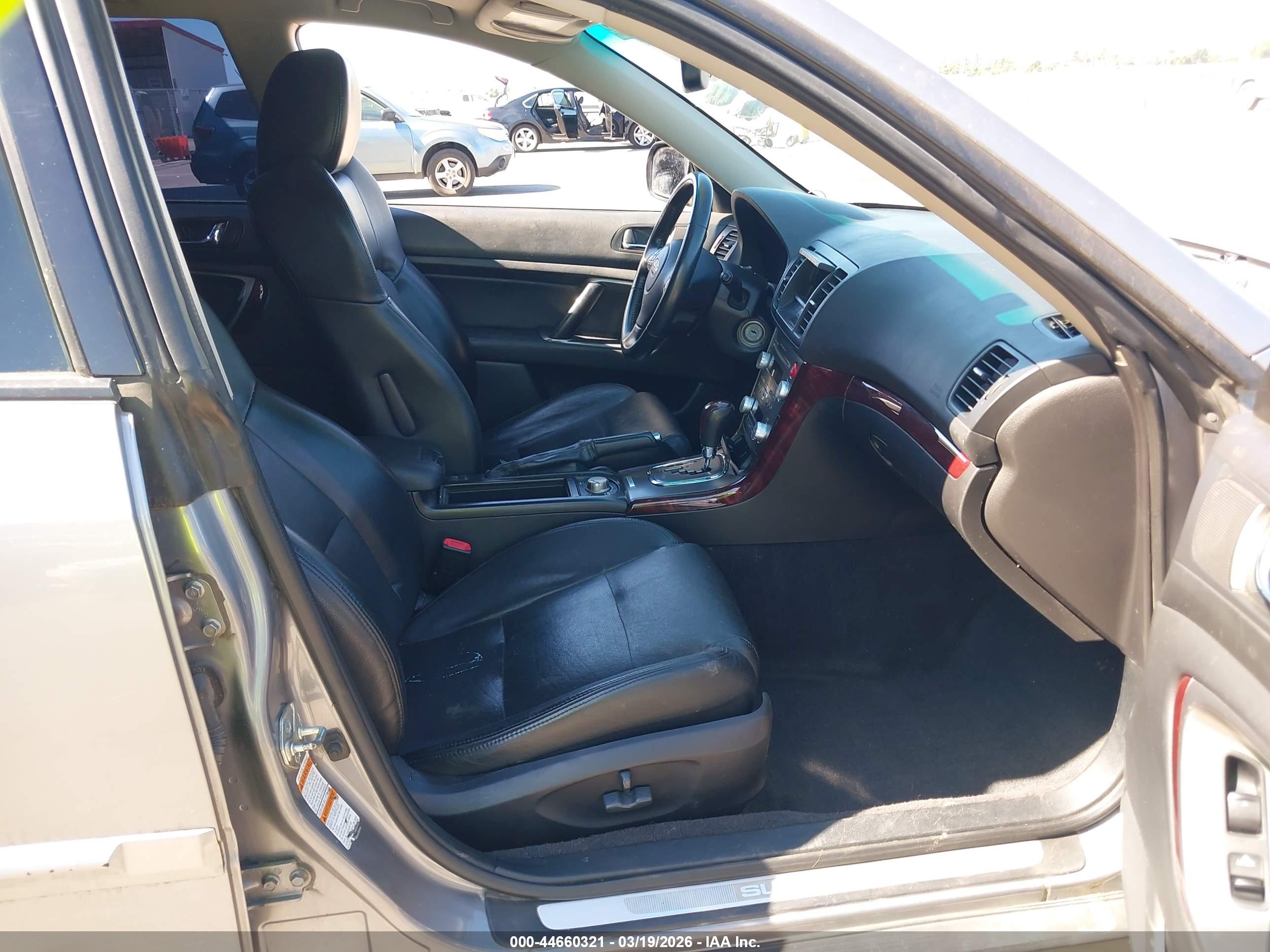 SUBARU OUTBACK image 5