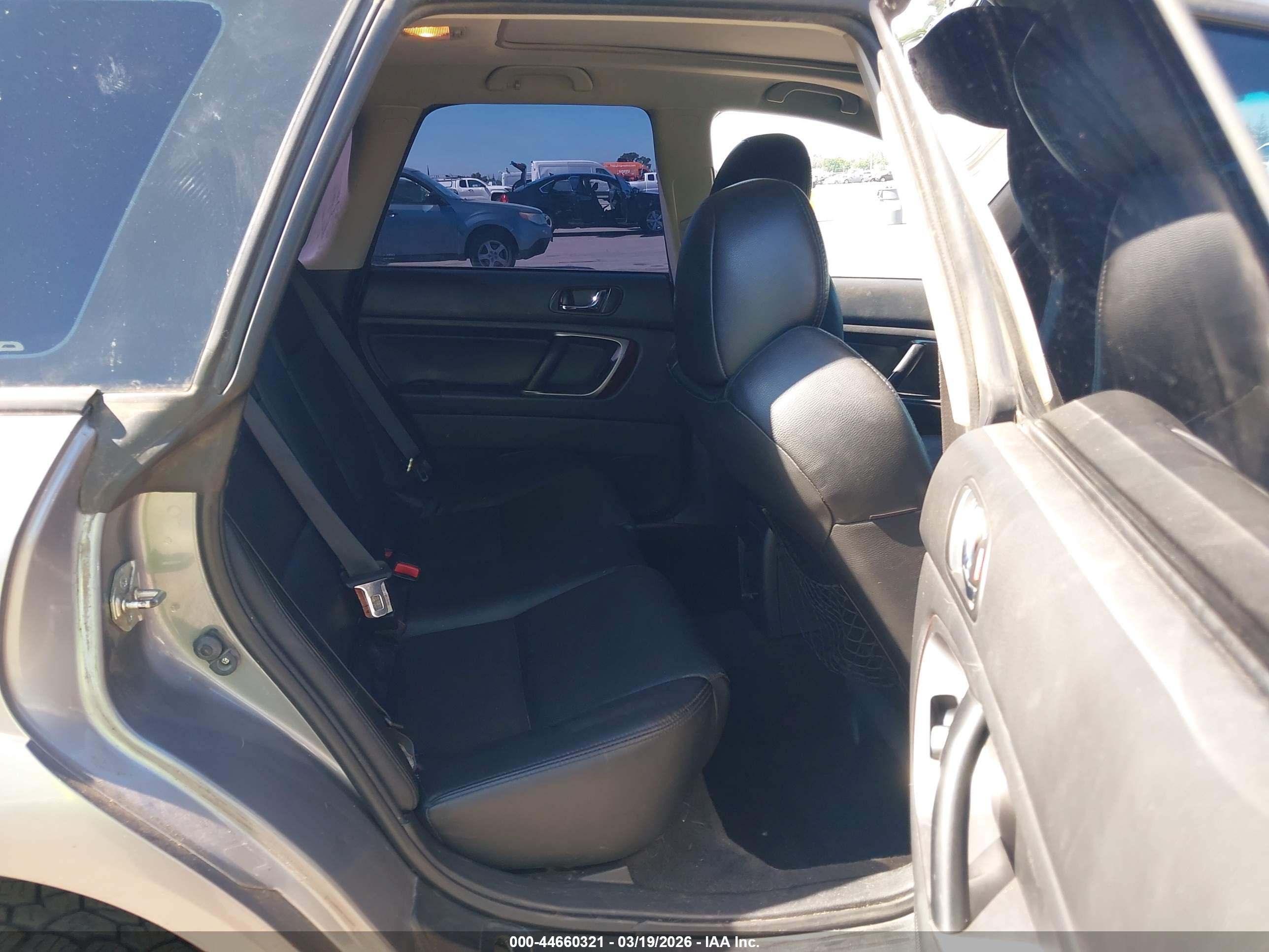 SUBARU OUTBACK image 8