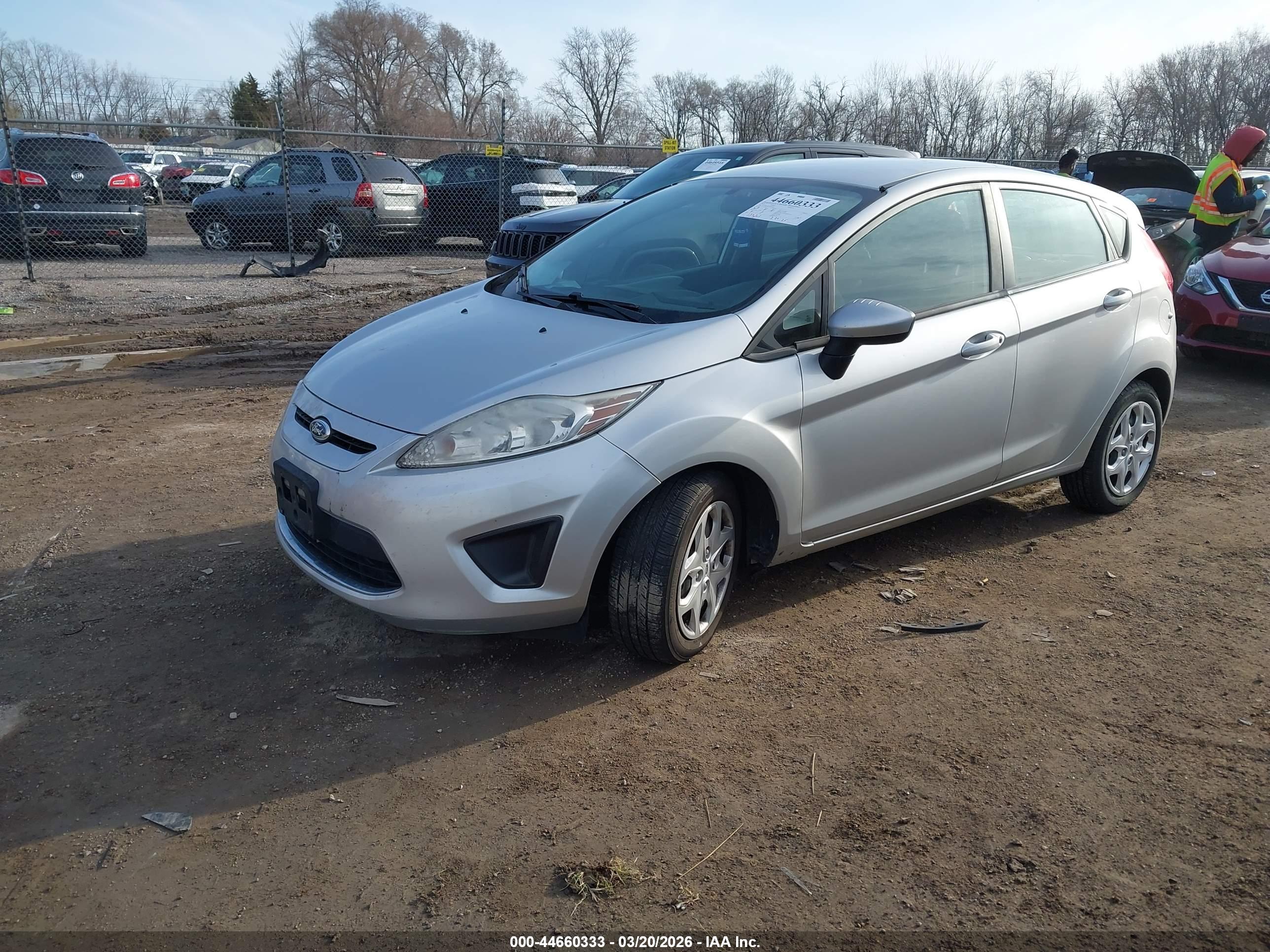 FORD FIESTA image 2