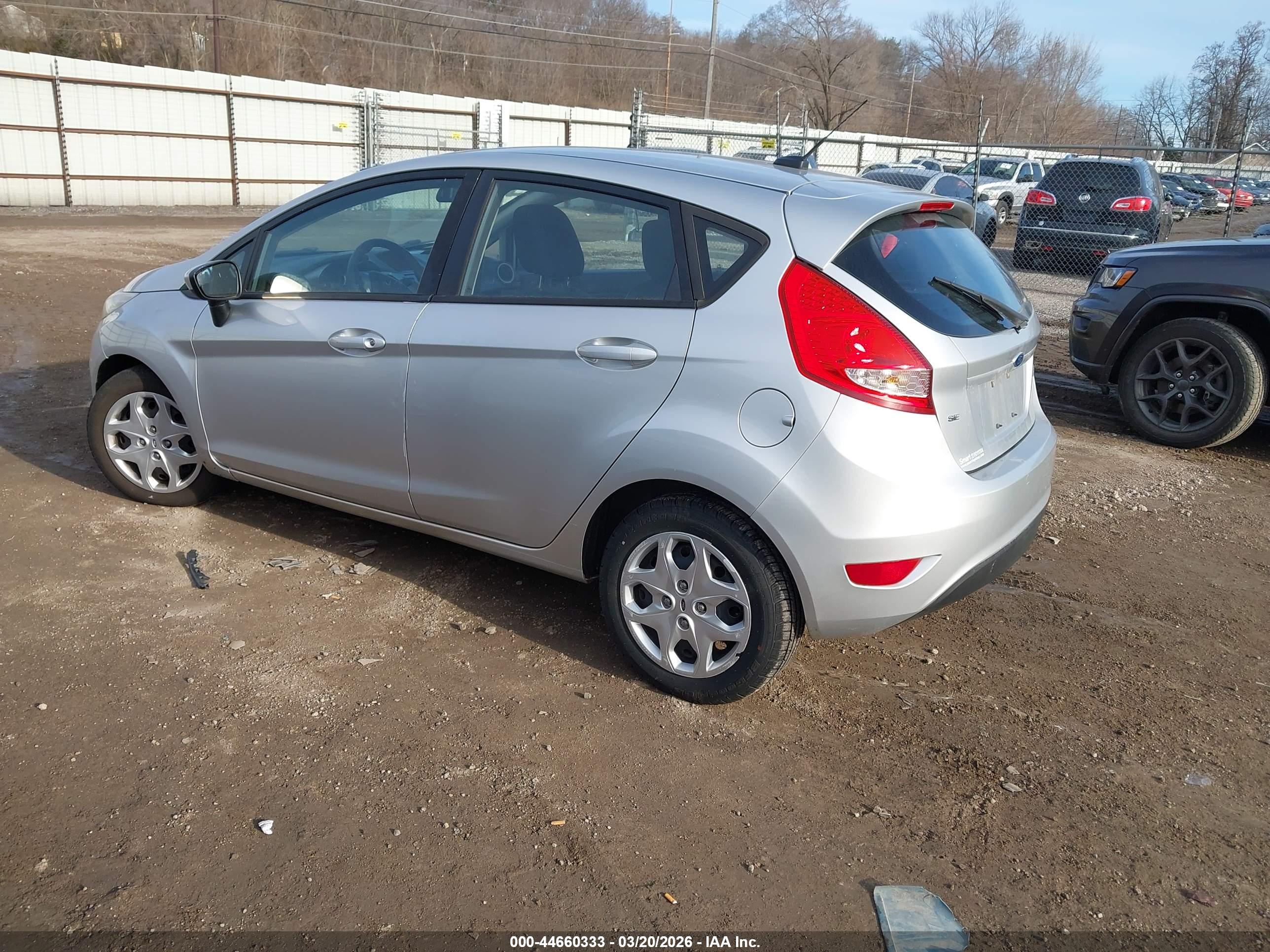 FORD FIESTA image 3