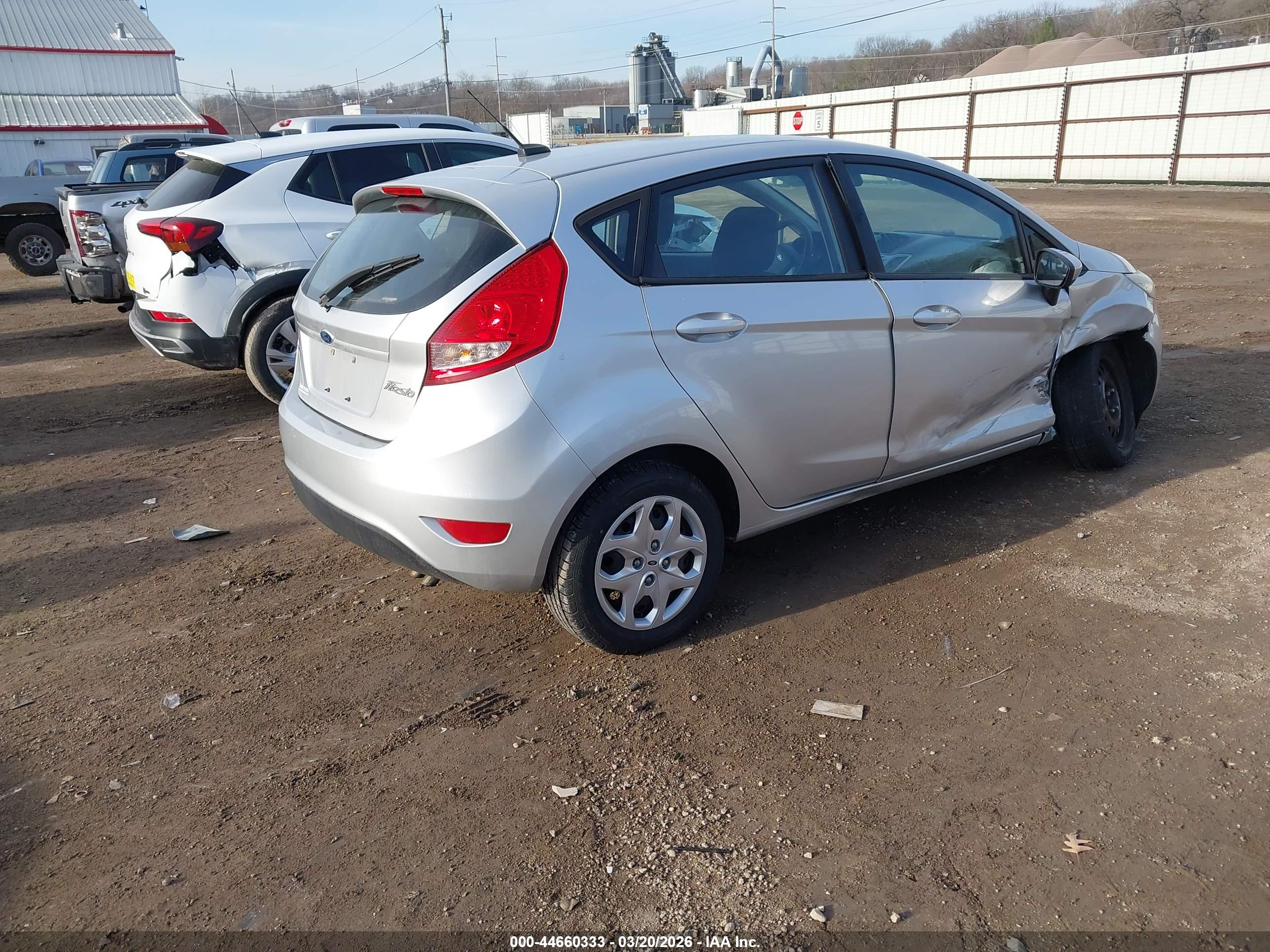FORD FIESTA image 4