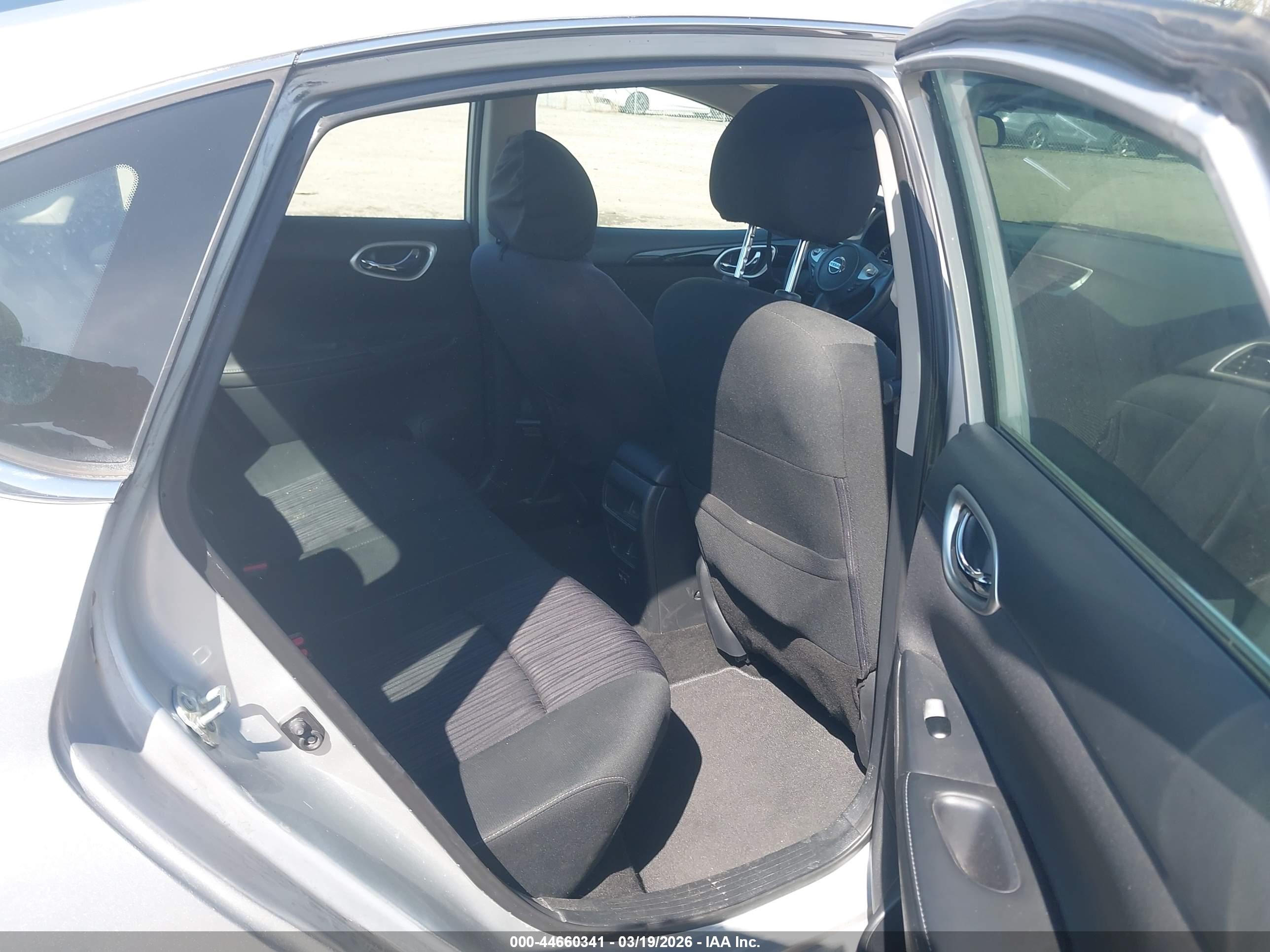 NISSAN SENTRA image 8