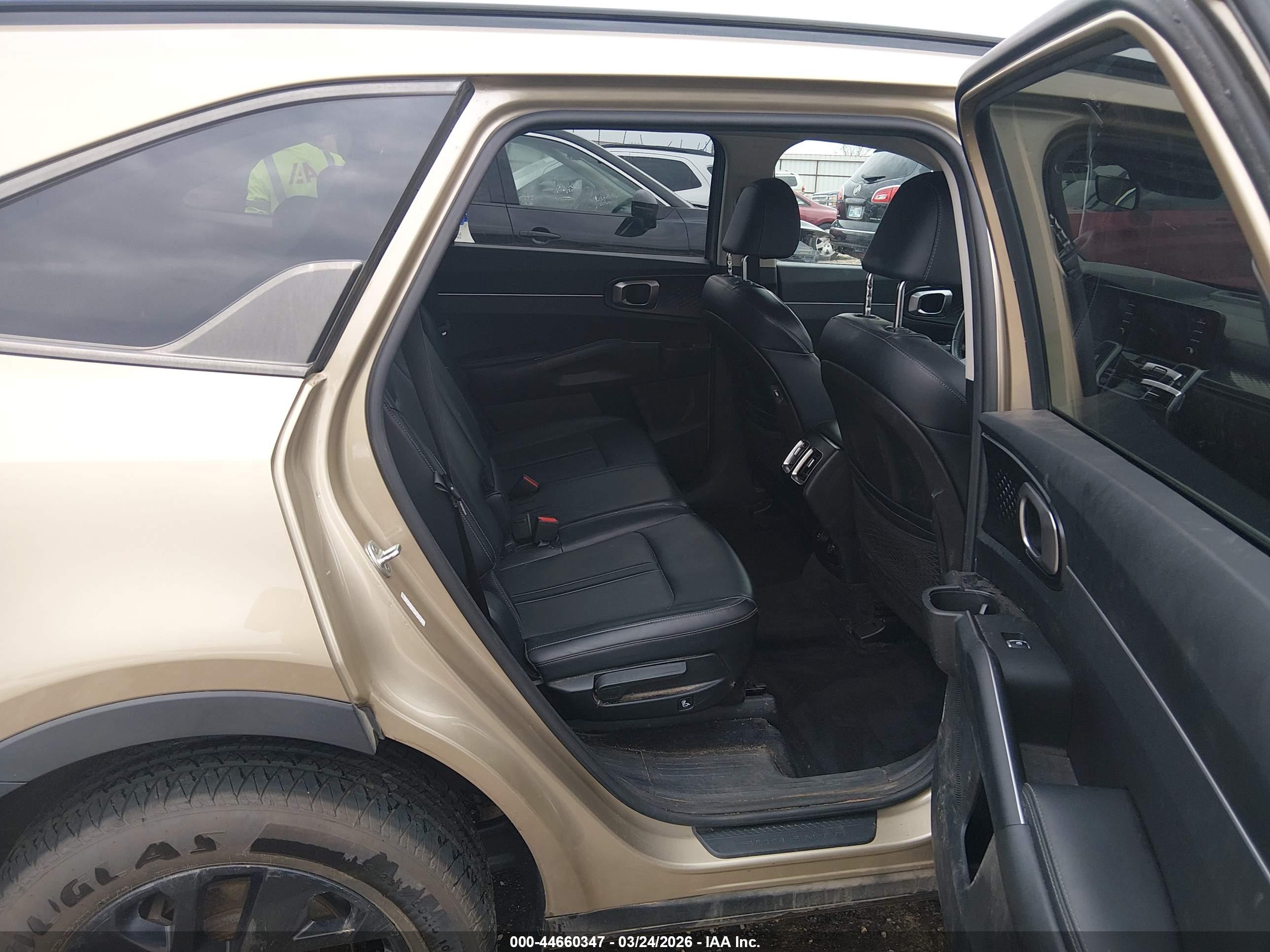 KIA SORENTO image 8