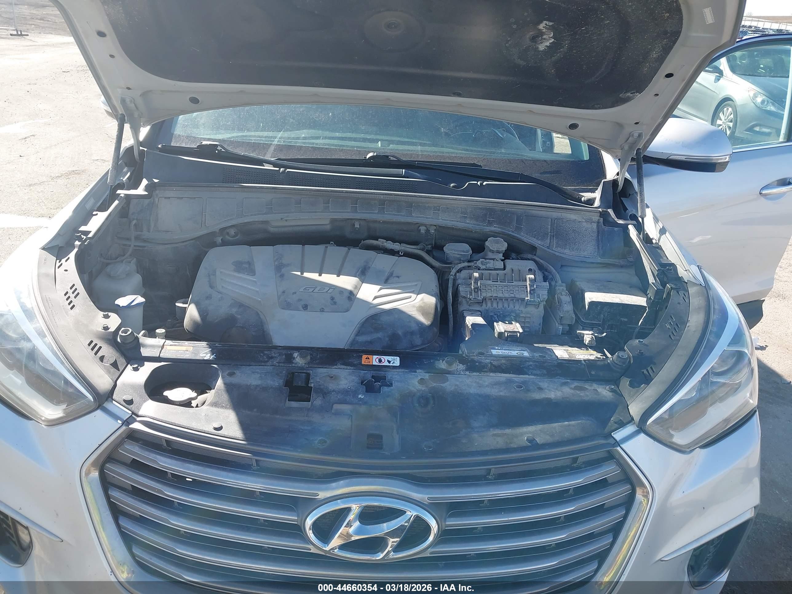 HYUNDAI SANTA image 10