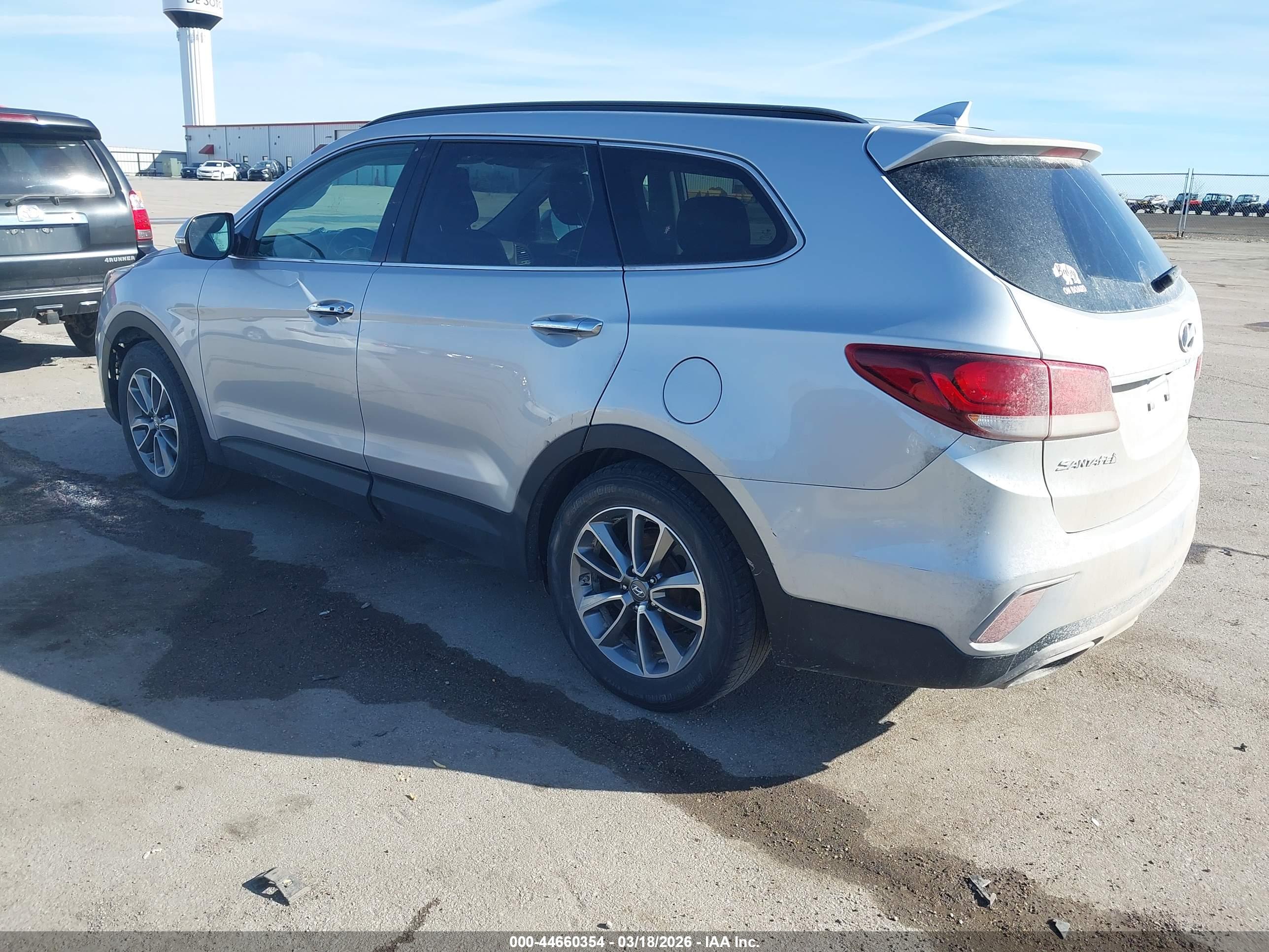 HYUNDAI SANTA image 3