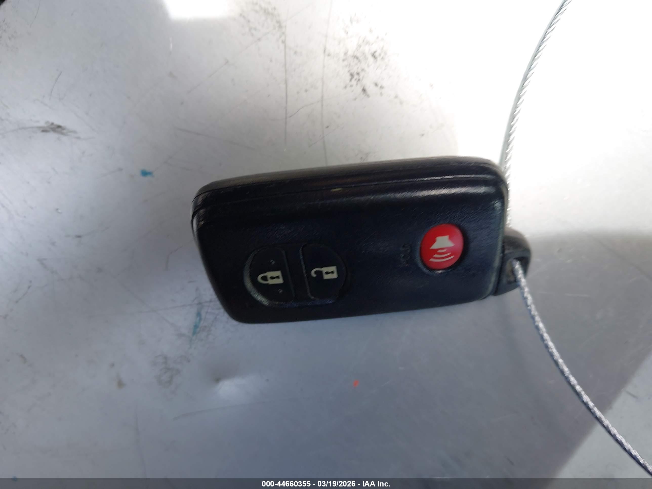 TOYOTA PRIUS image 11
