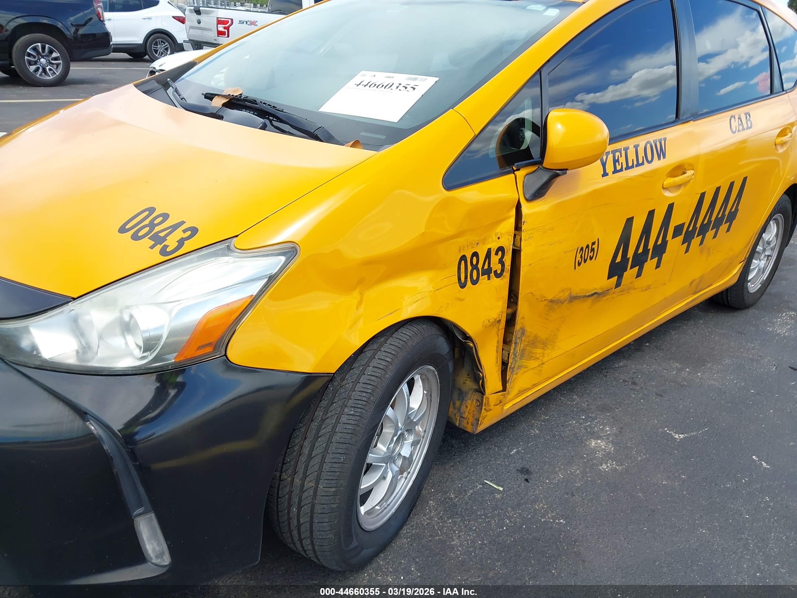 TOYOTA PRIUS image 6