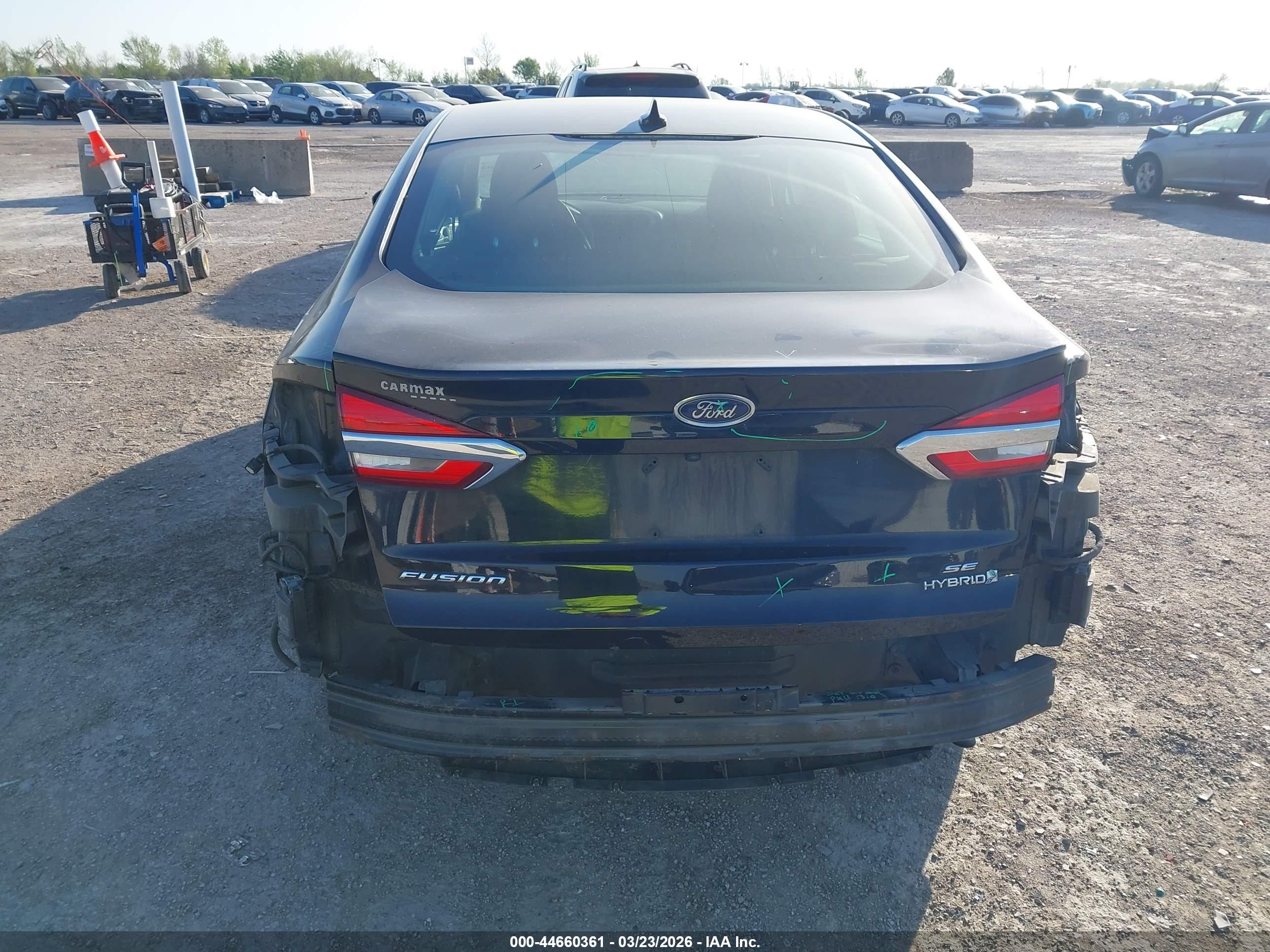 FORD FUSION image 6
