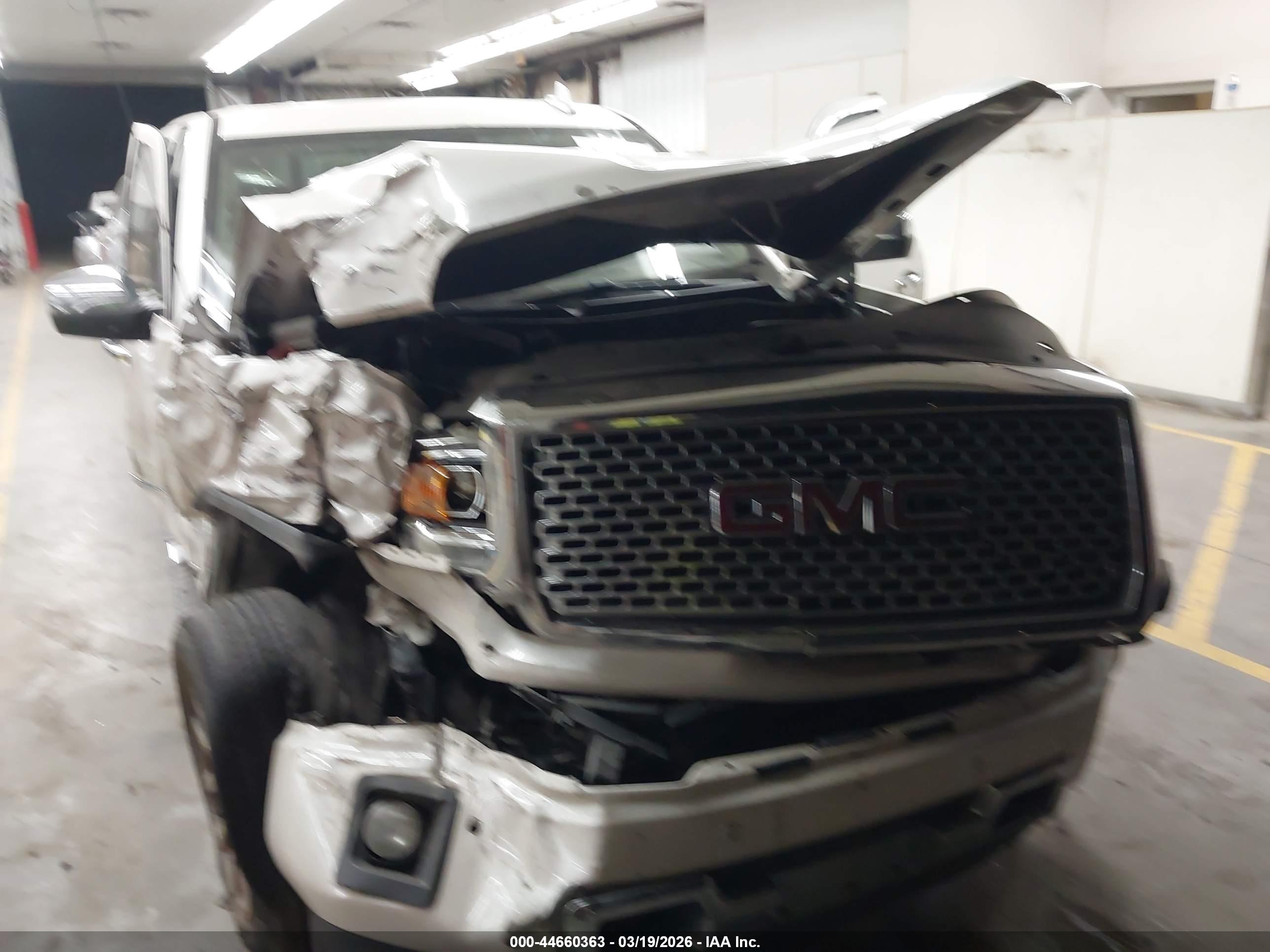 GMC SIERRA image 6