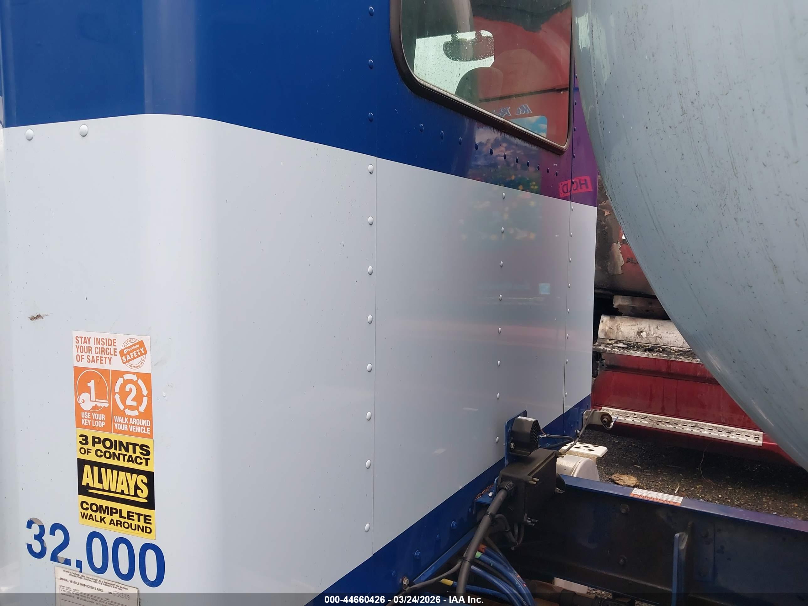 KENWORTH CONSTRUCTION image 7