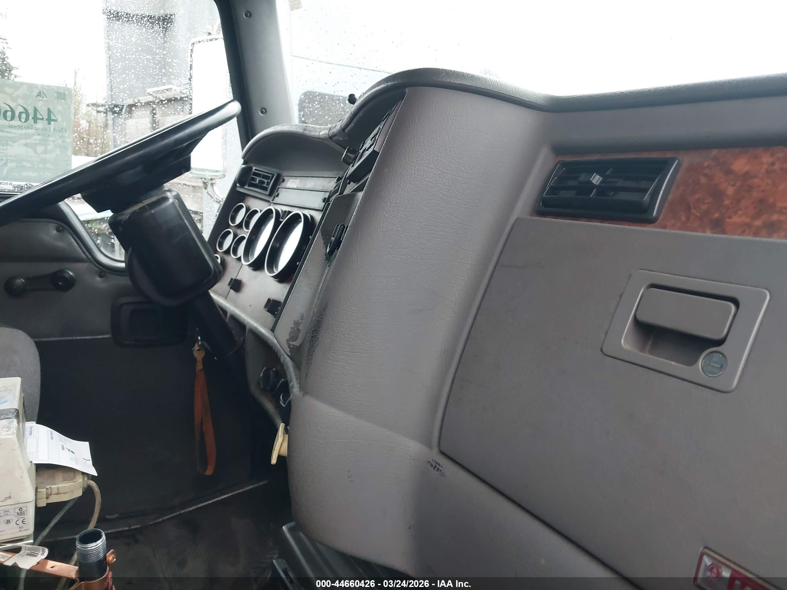 KENWORTH CONSTRUCTION image 8