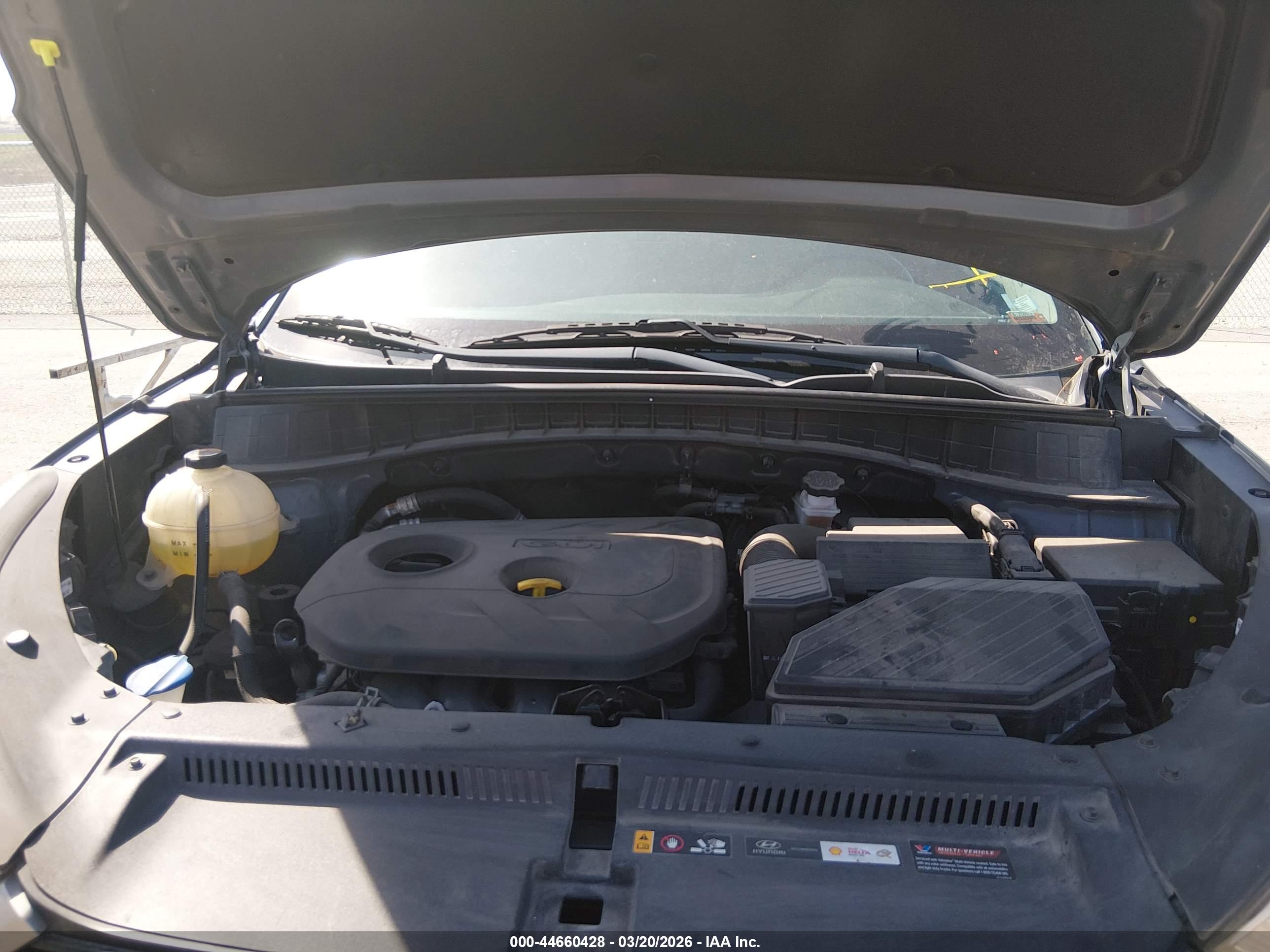 HYUNDAI TUCSON image 10