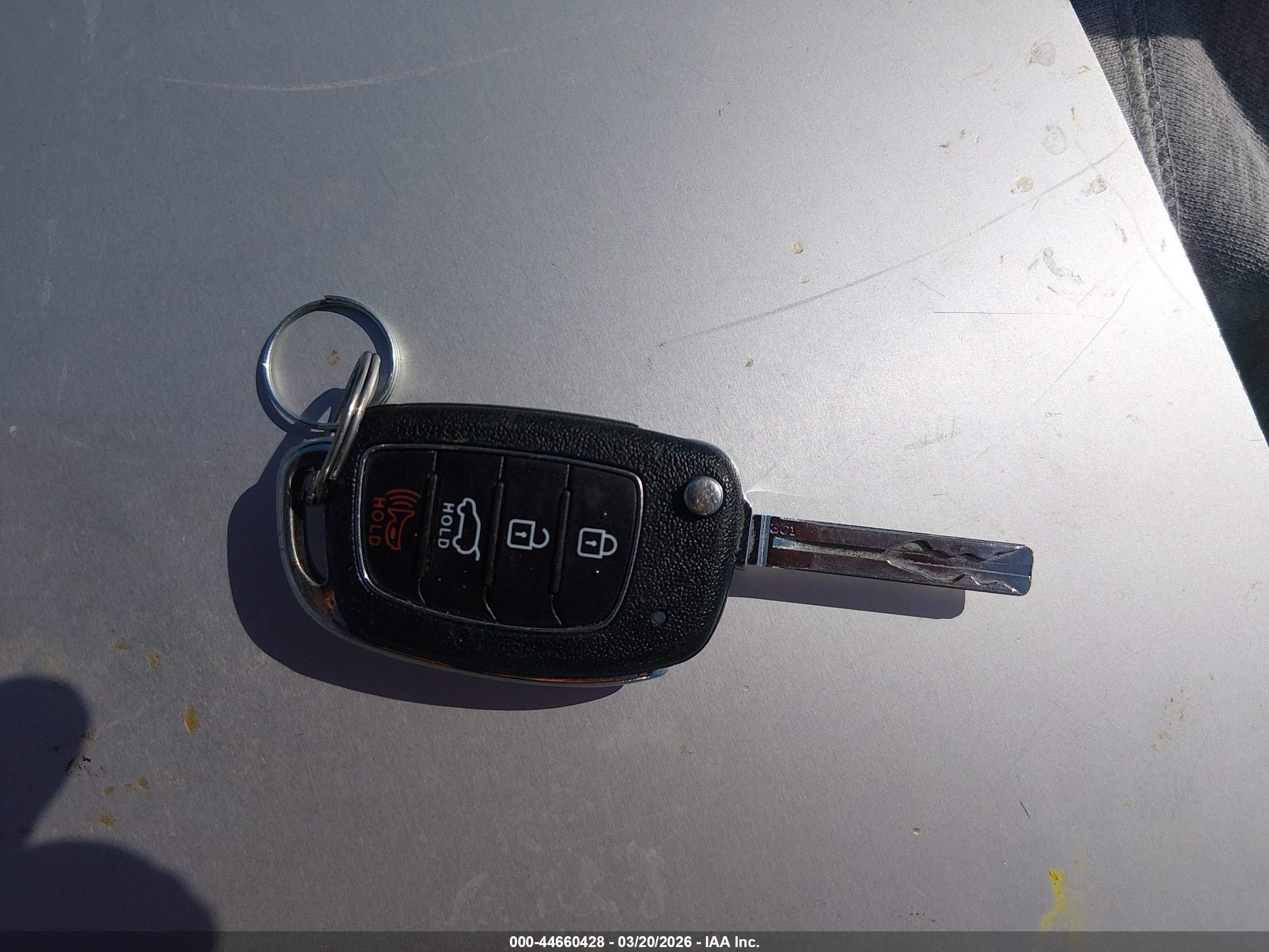 HYUNDAI TUCSON image 11