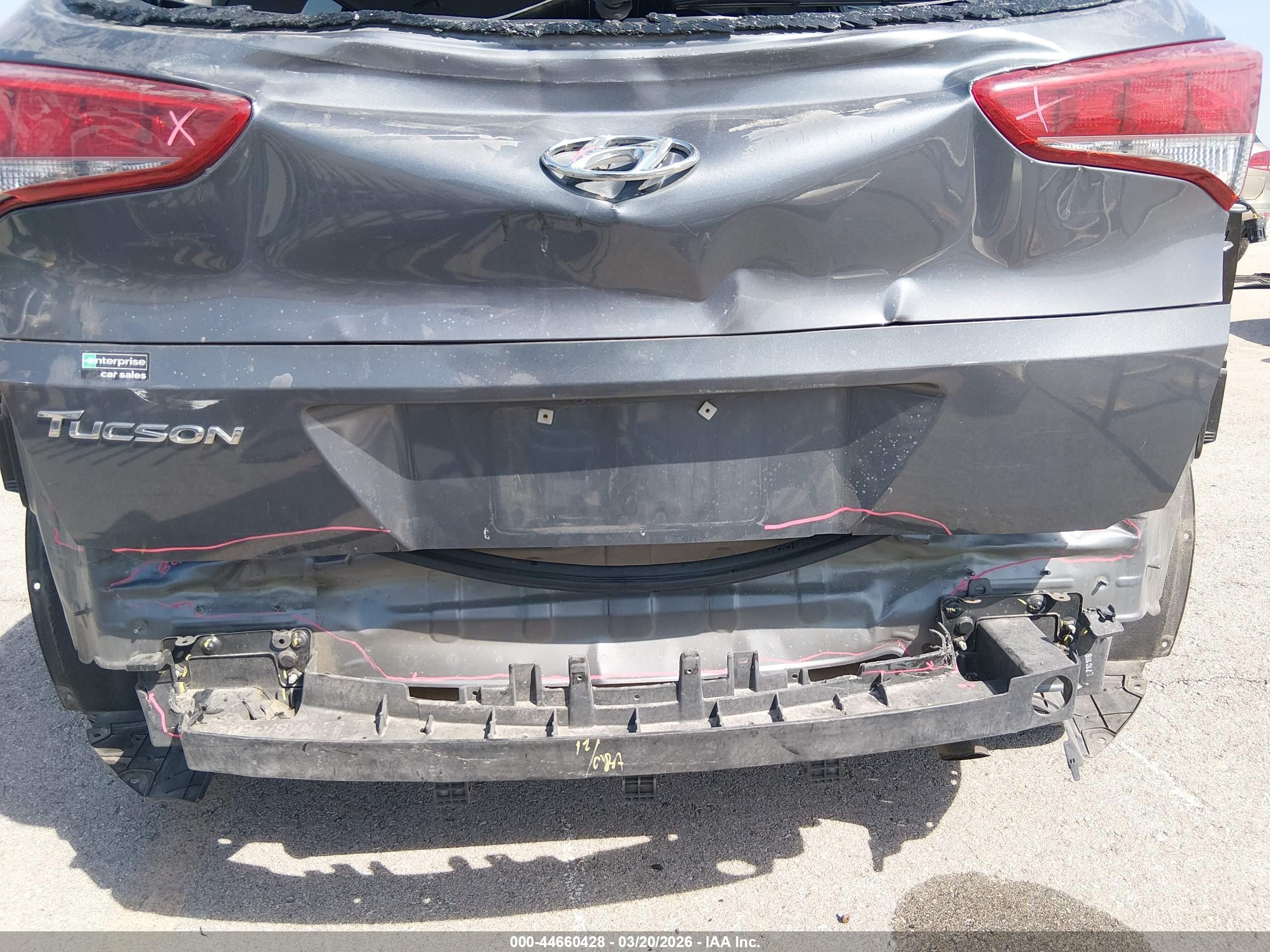 HYUNDAI TUCSON image 6