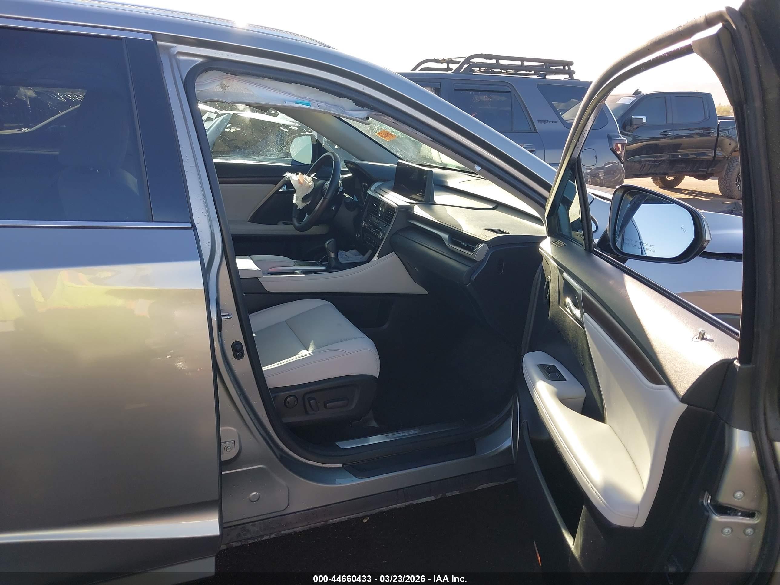 LEXUS RX image 5