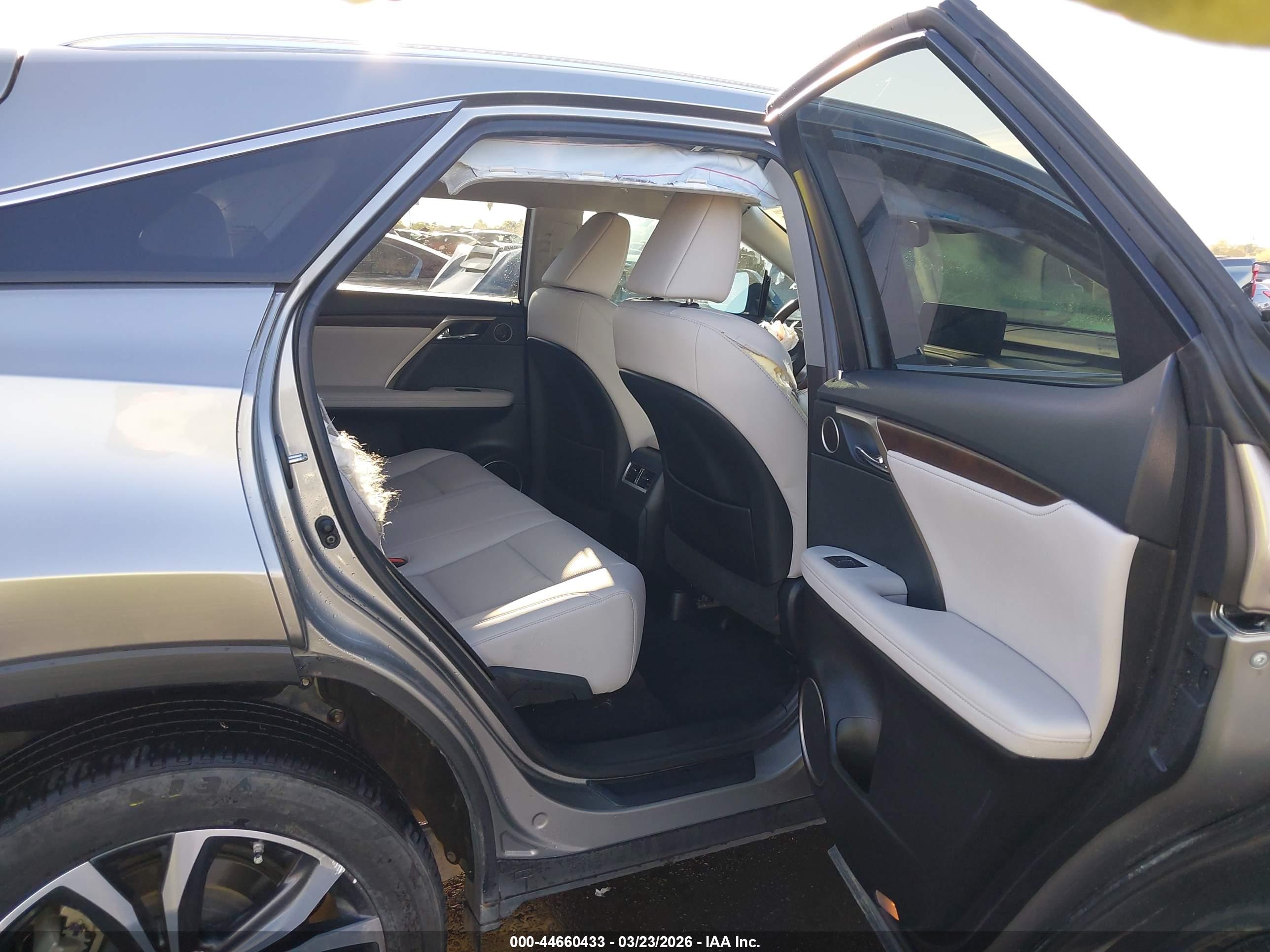 LEXUS RX image 8