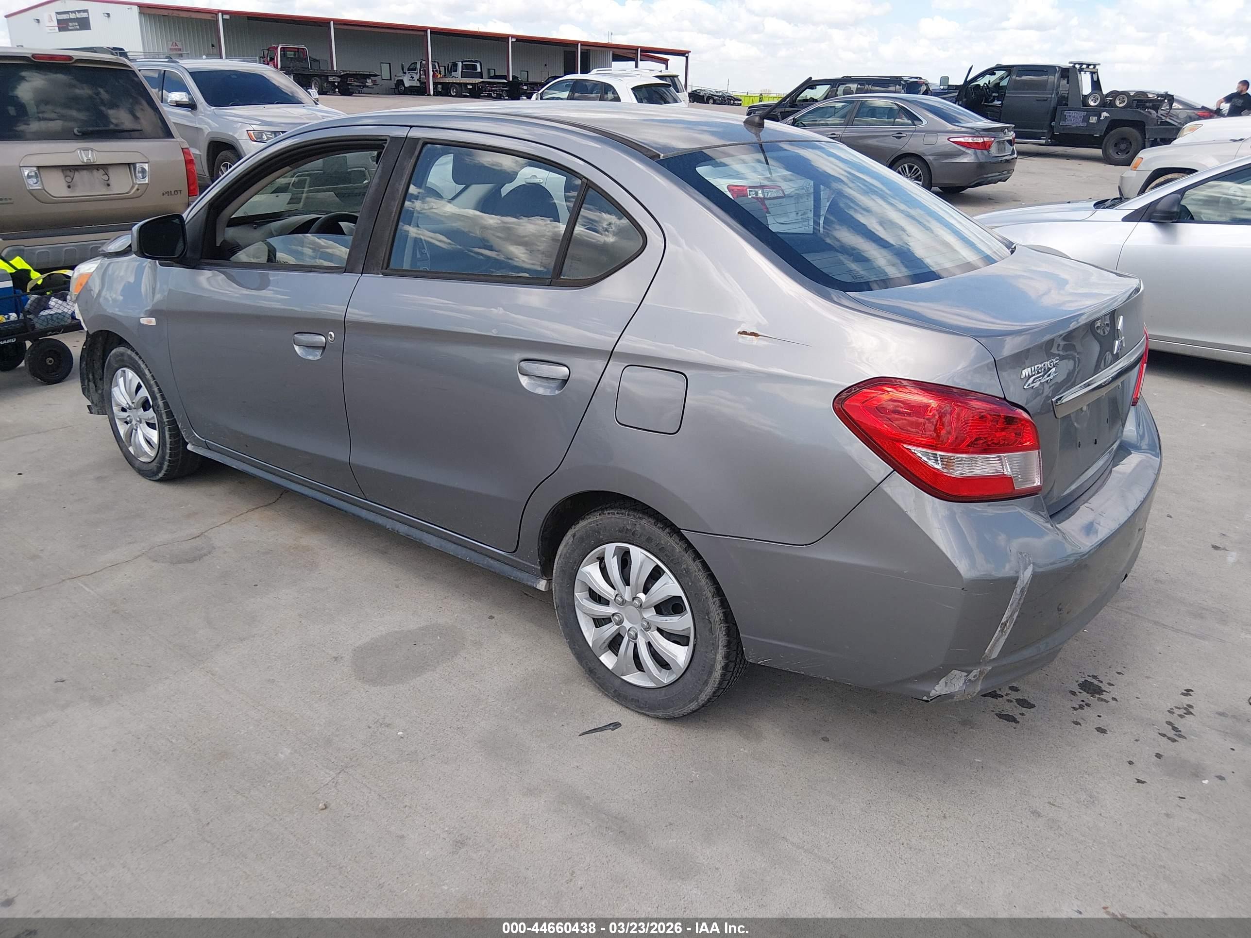 MITSUBISHI MIRAGE image 3