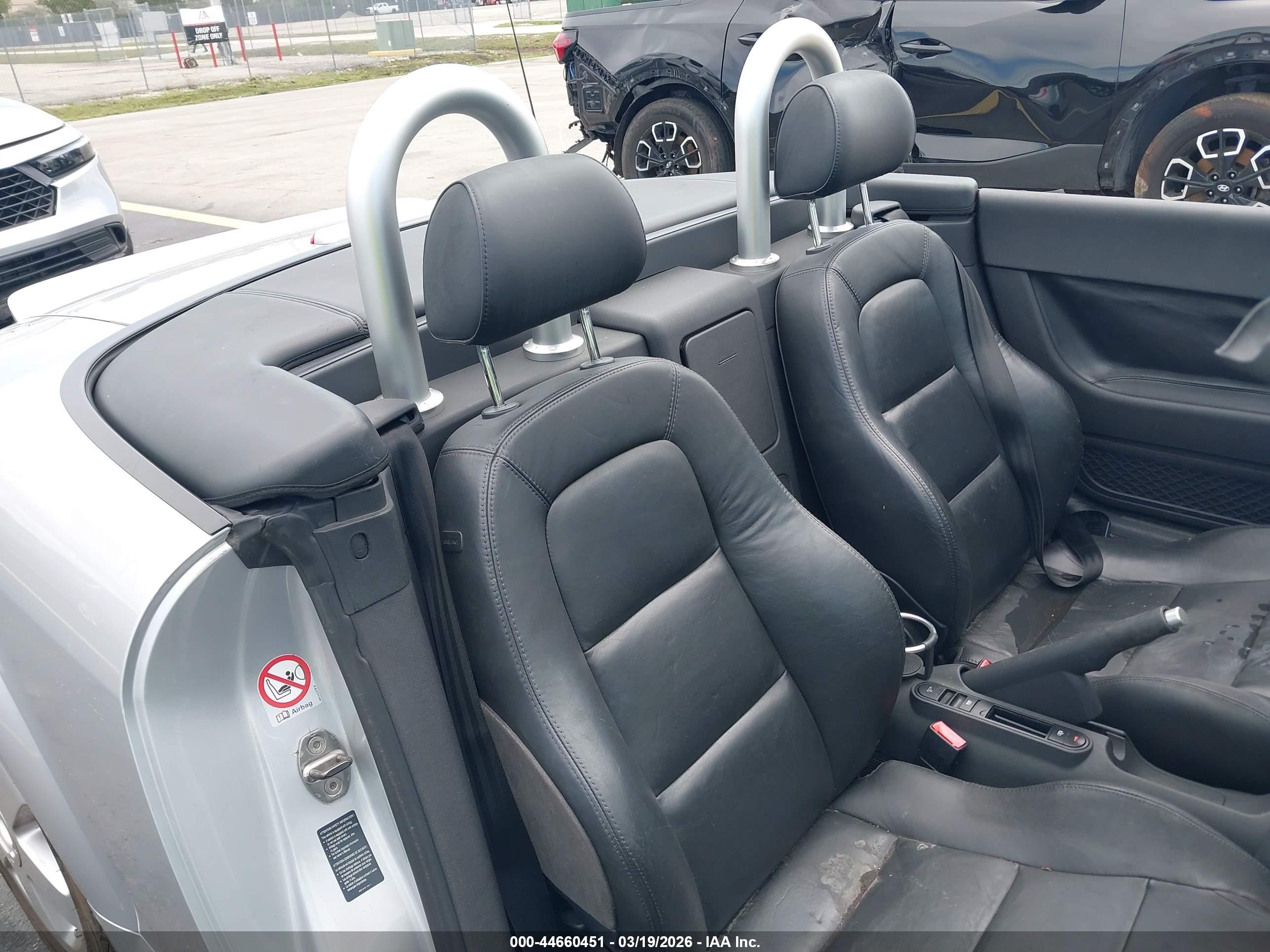 AUDI TT image 8