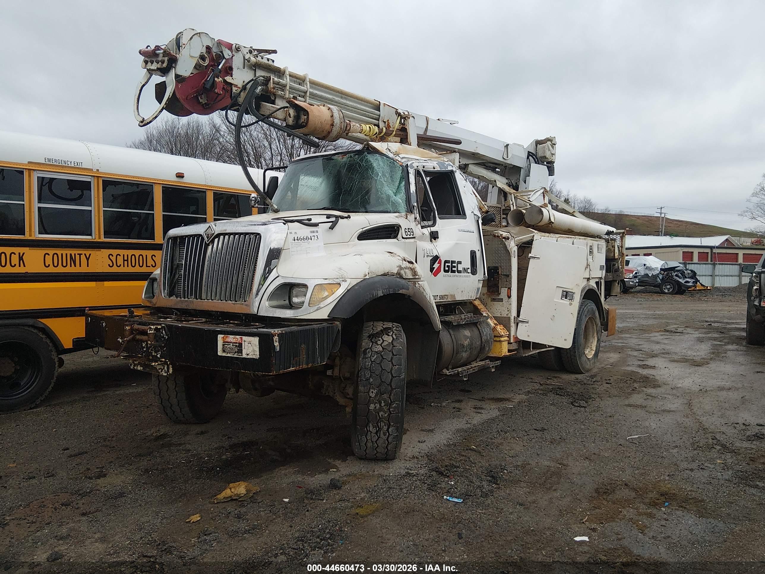 INTERNATIONAL 7000 image 2
