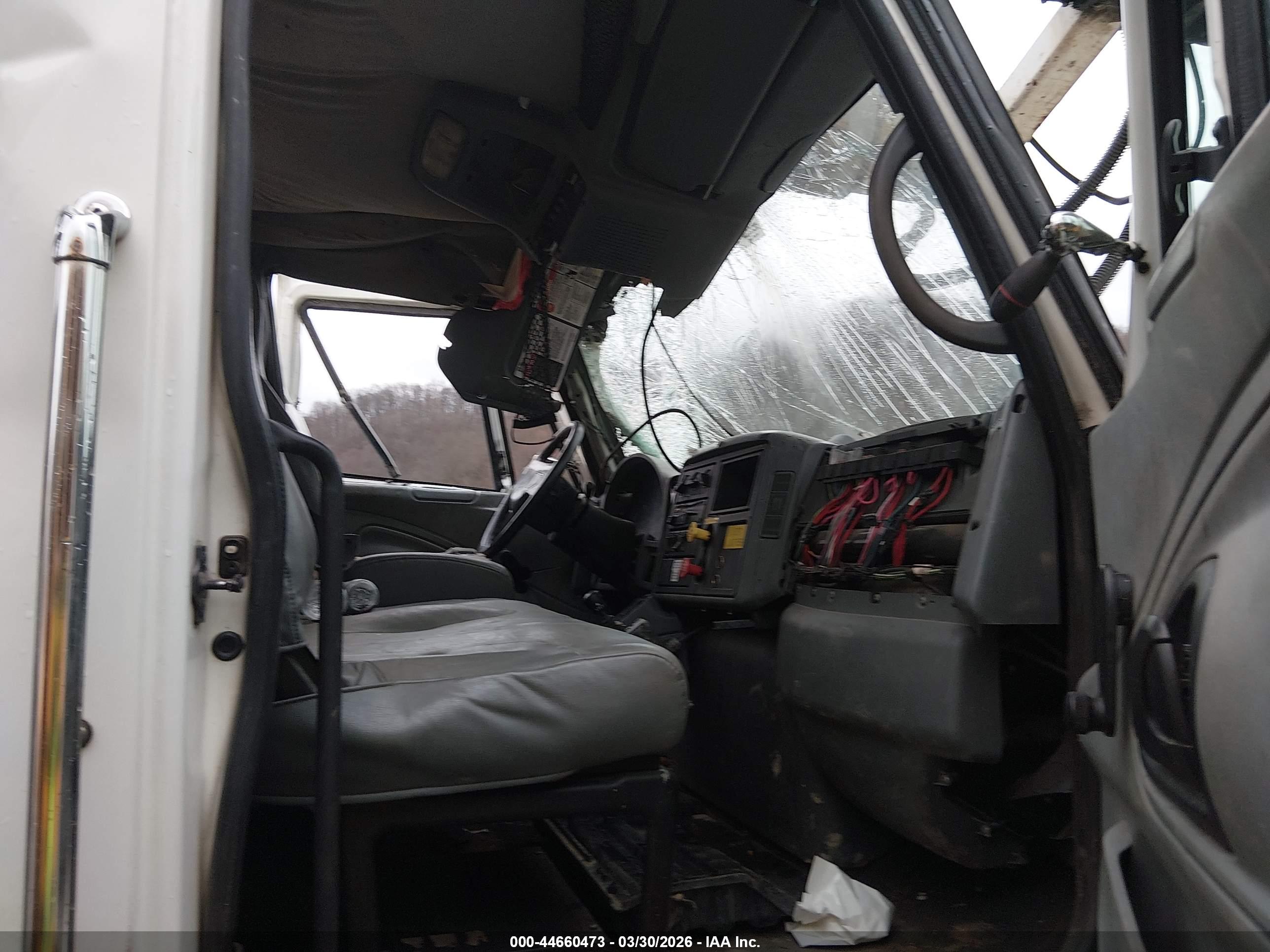 INTERNATIONAL 7000 image 8