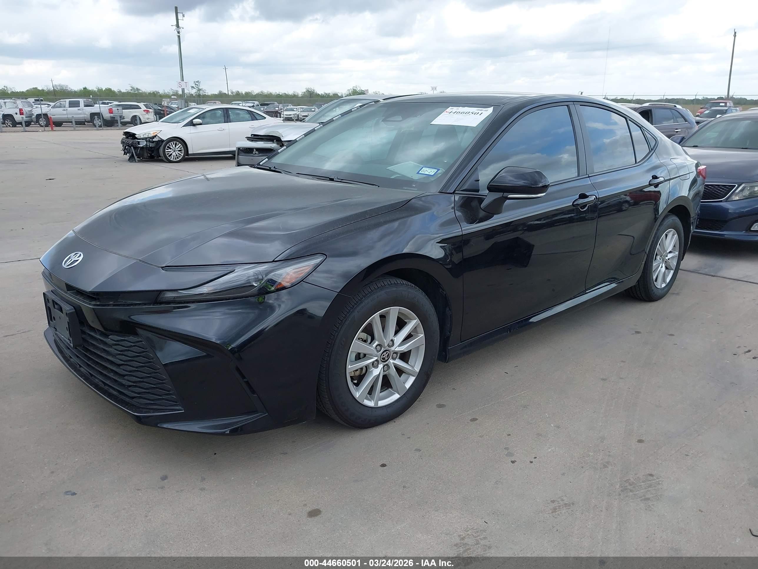 TOYOTA CAMRY image 2