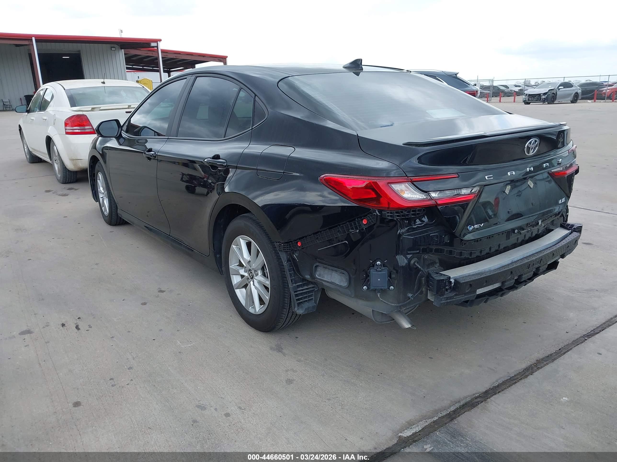 TOYOTA CAMRY image 3