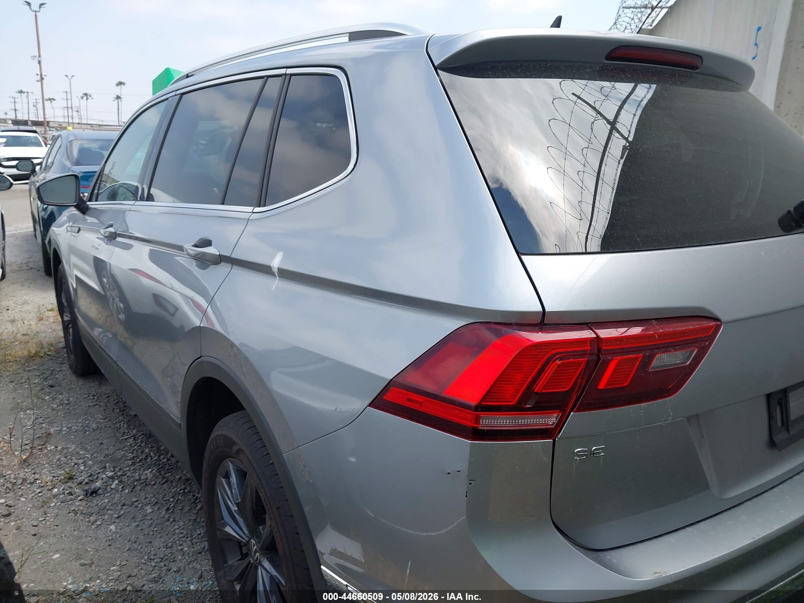 VOLKSWAGEN TIGUAN image 3