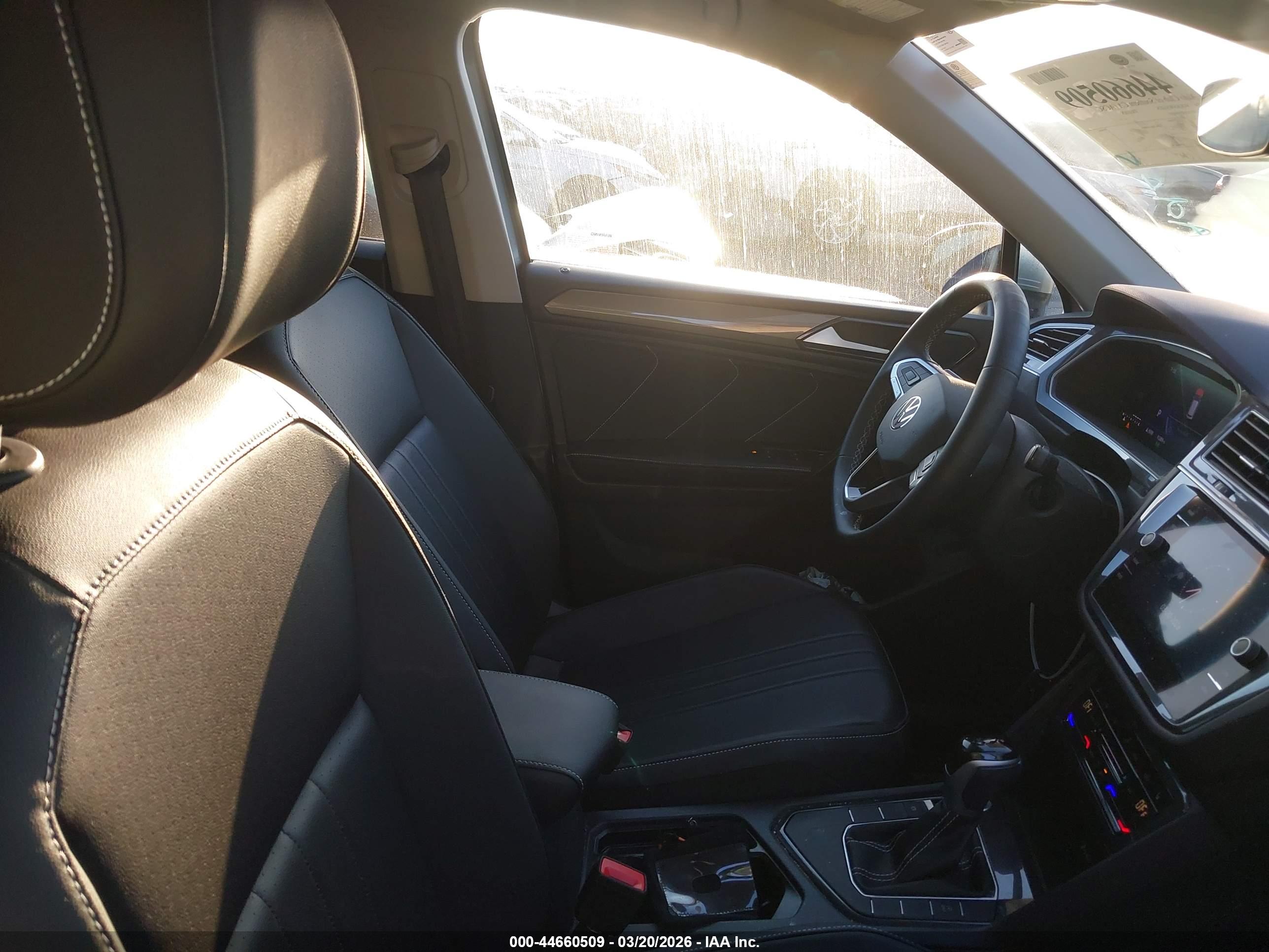 VOLKSWAGEN TIGUAN image 5