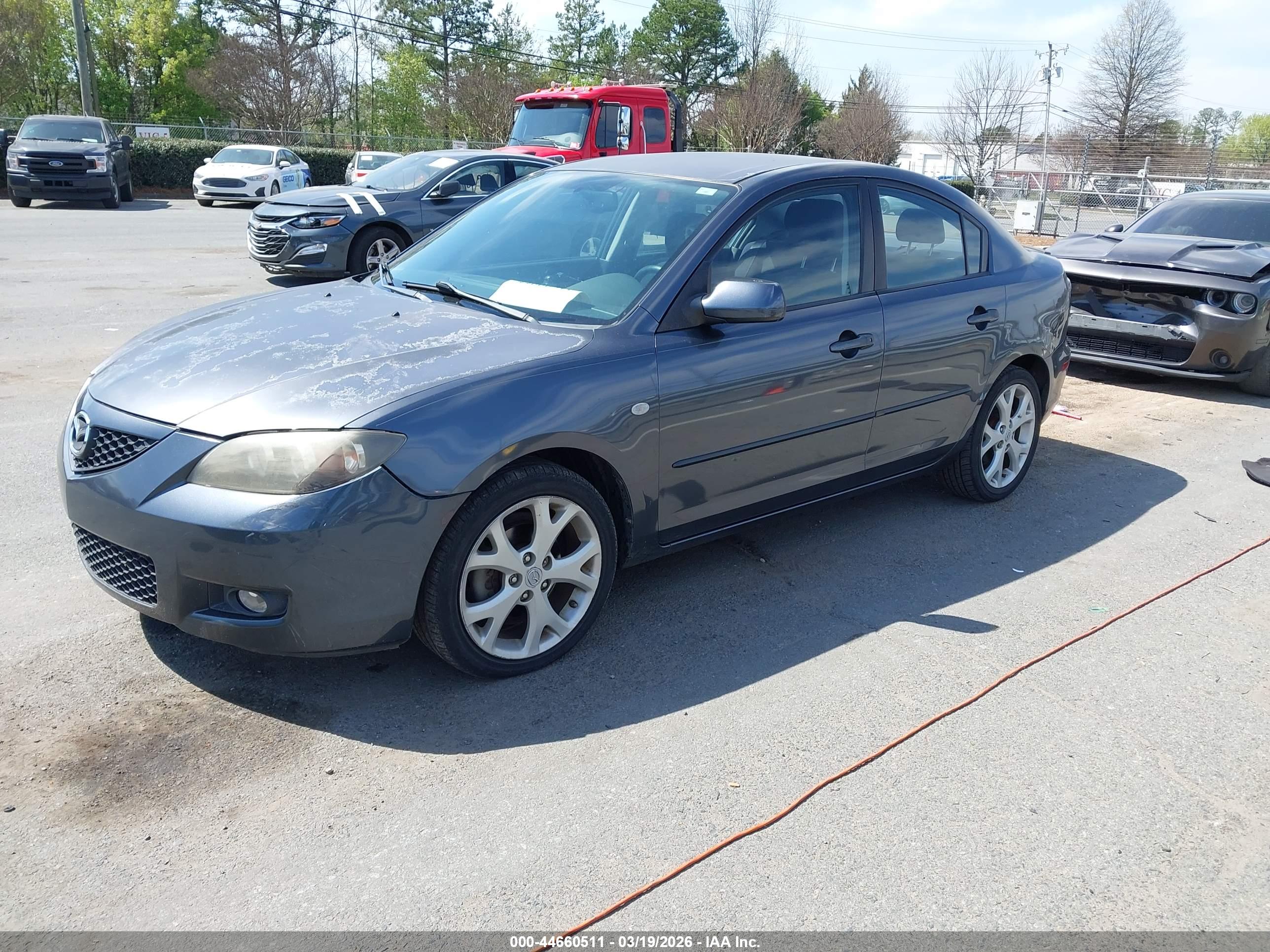 MAZDA MAZDA3 image 2