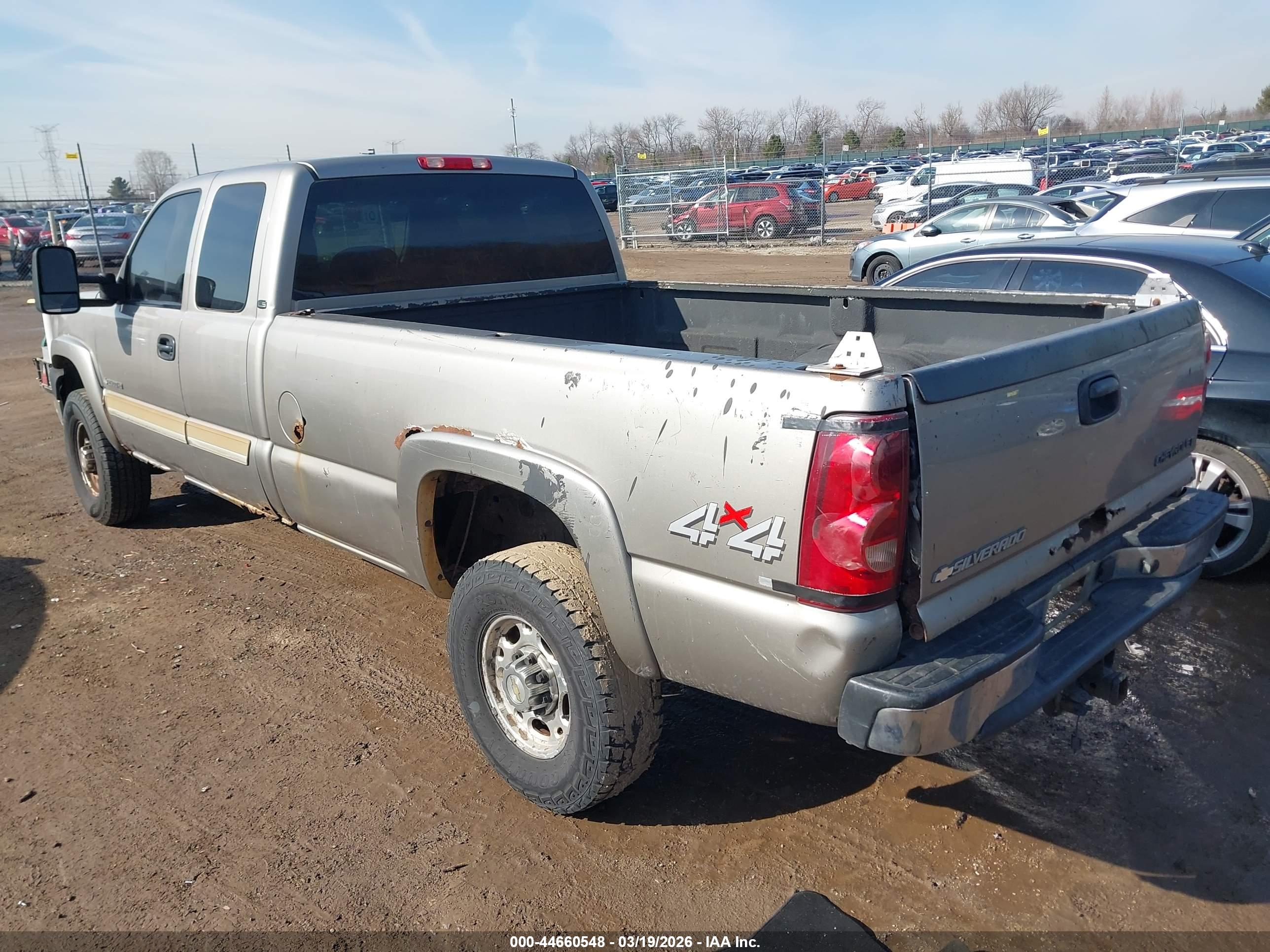 CHEVROLET SILVERADO image 3