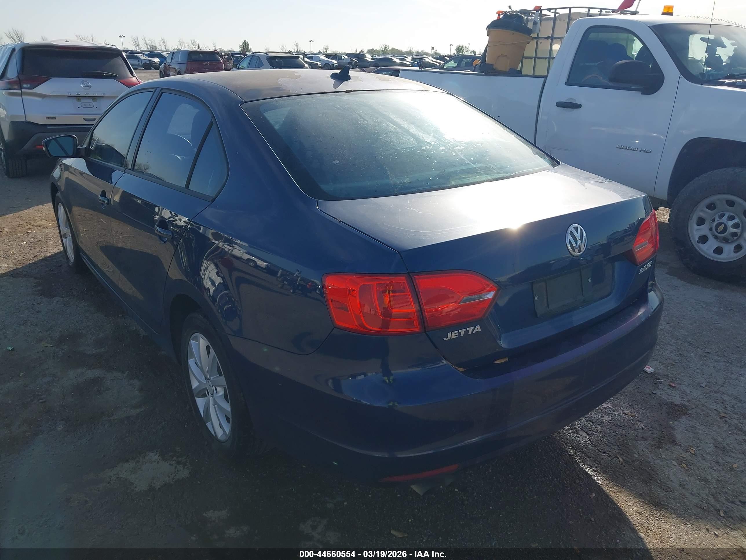 VOLKSWAGEN JETTA image 3