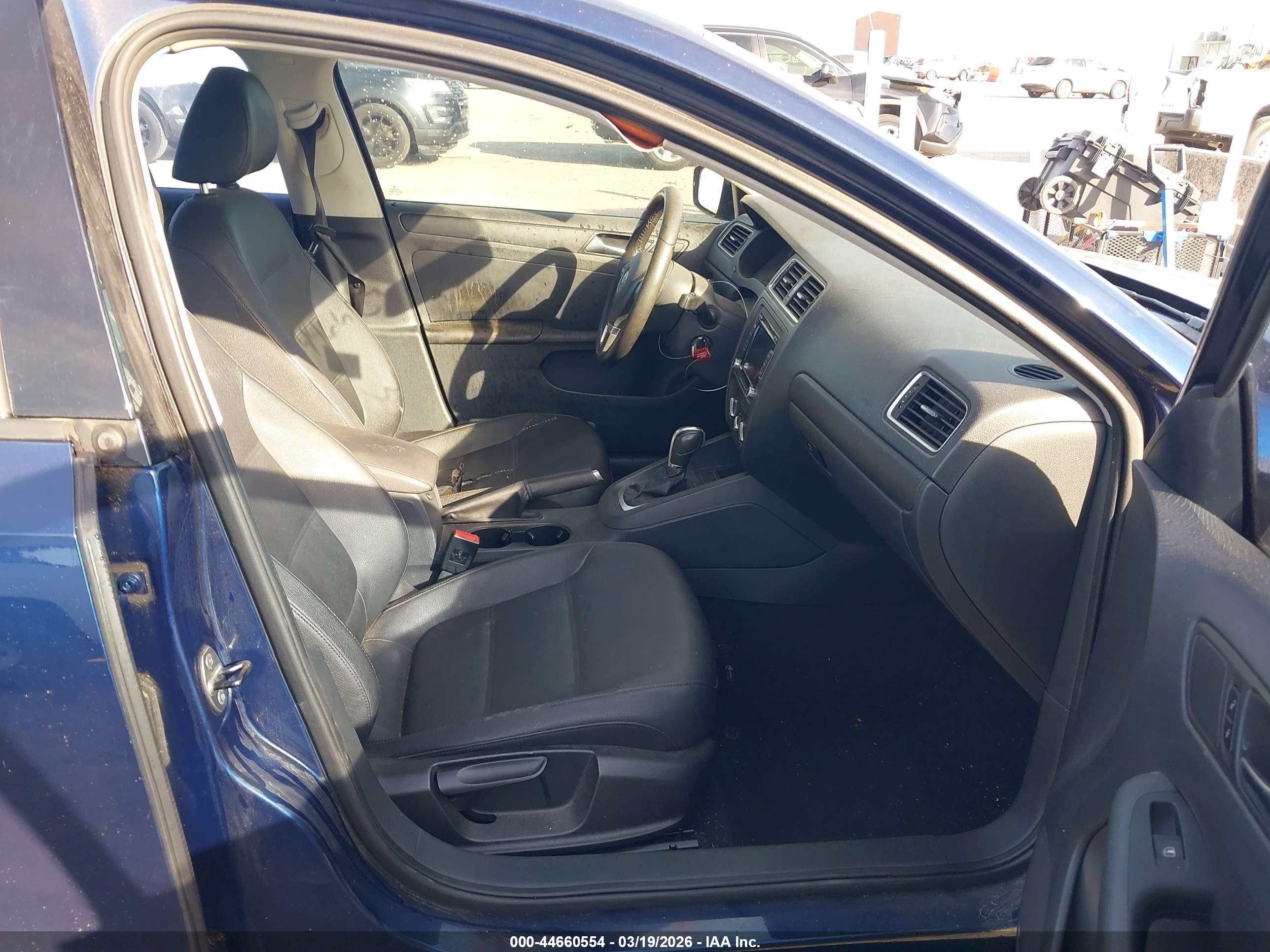 VOLKSWAGEN JETTA image 5
