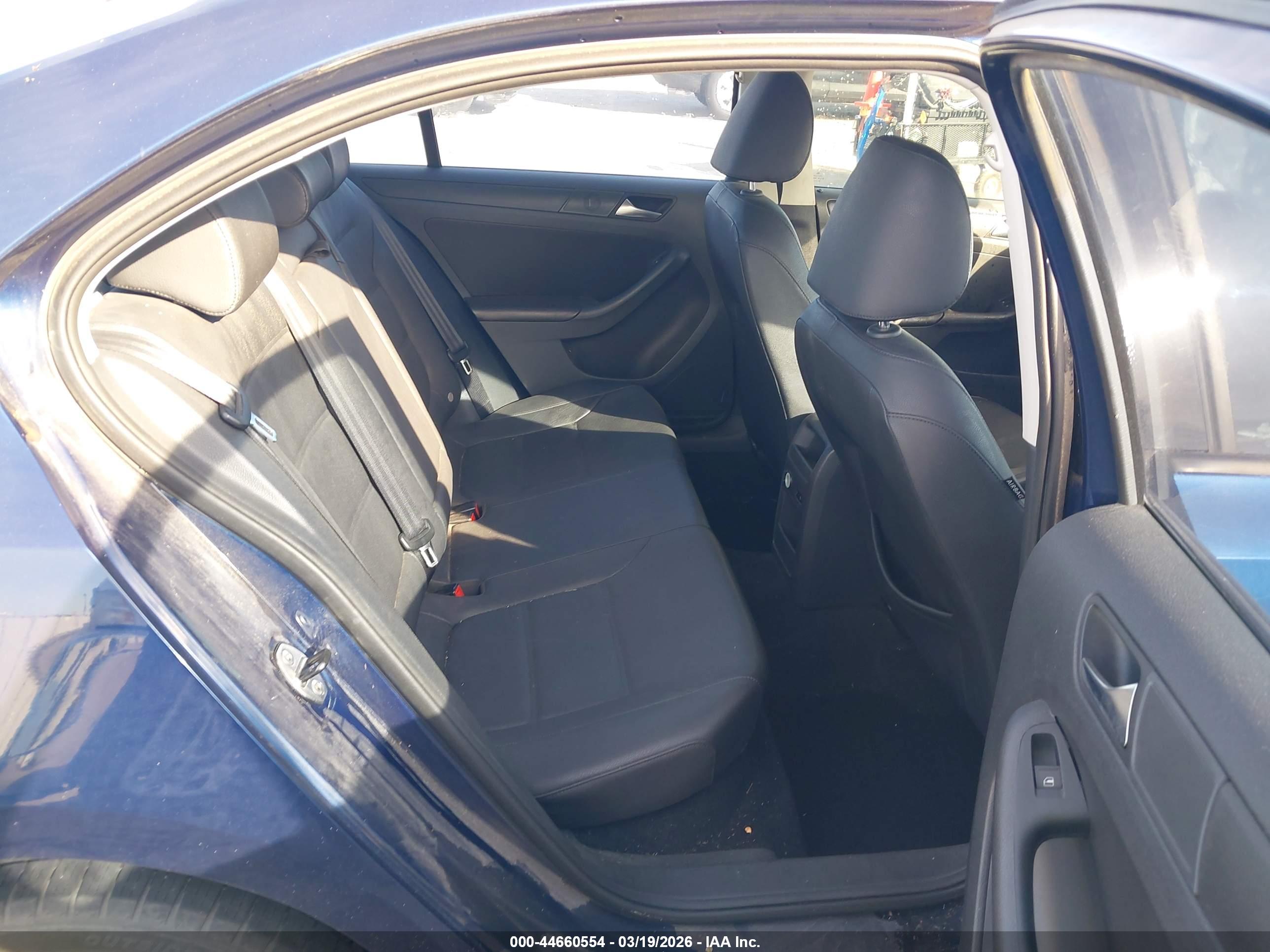 VOLKSWAGEN JETTA image 8