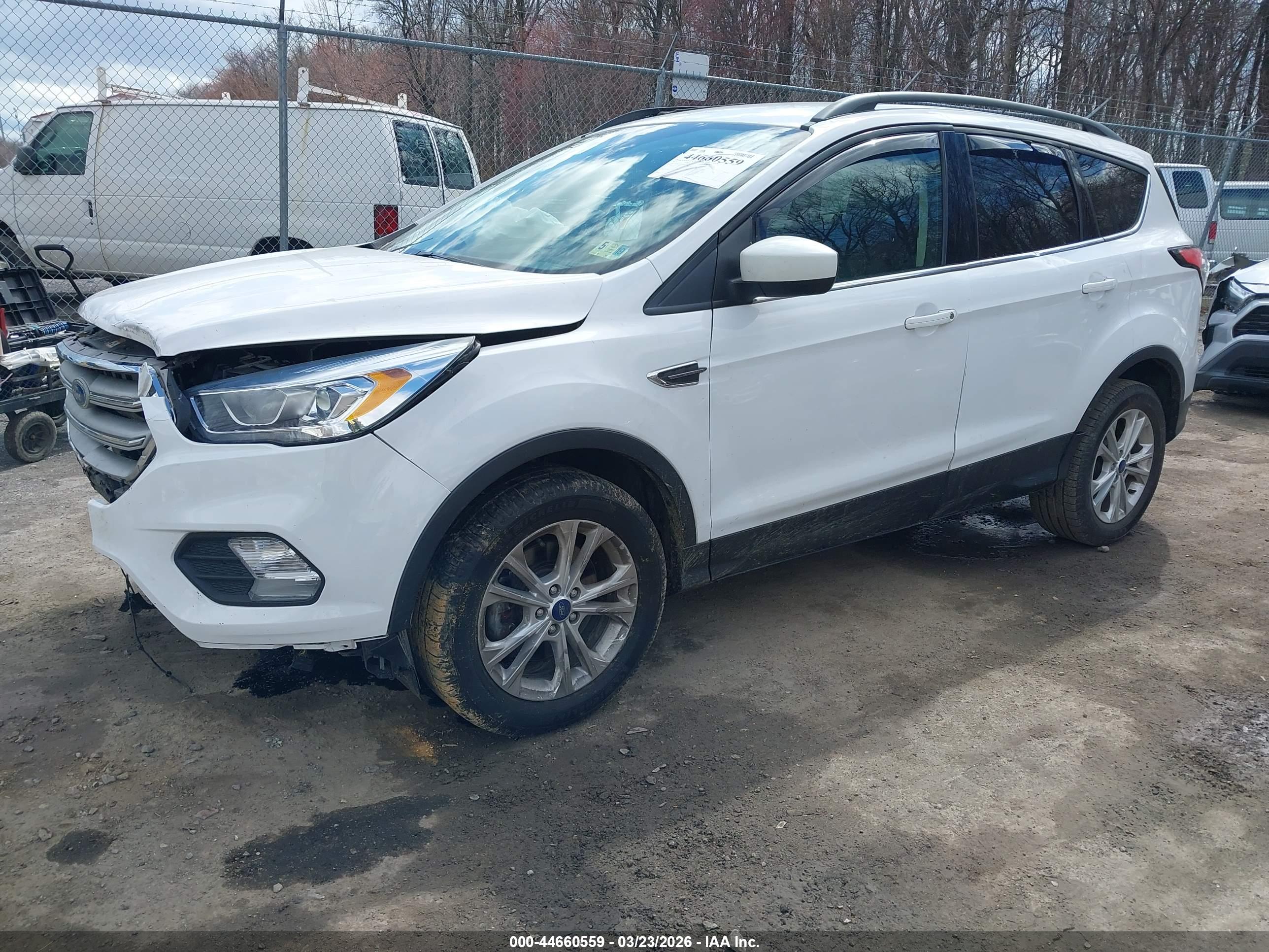 FORD ESCAPE image 2