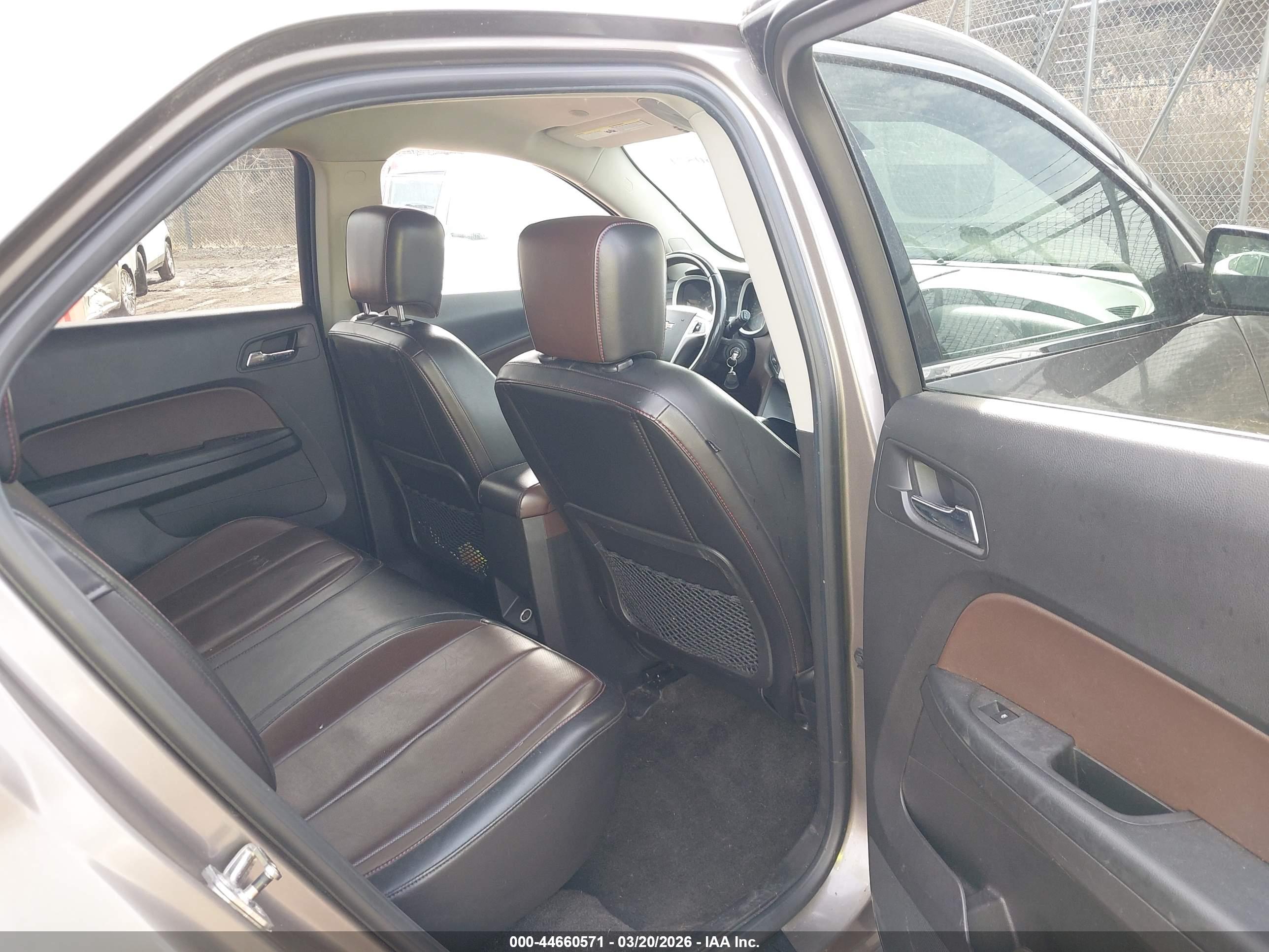 CHEVROLET EQUINOX image 8