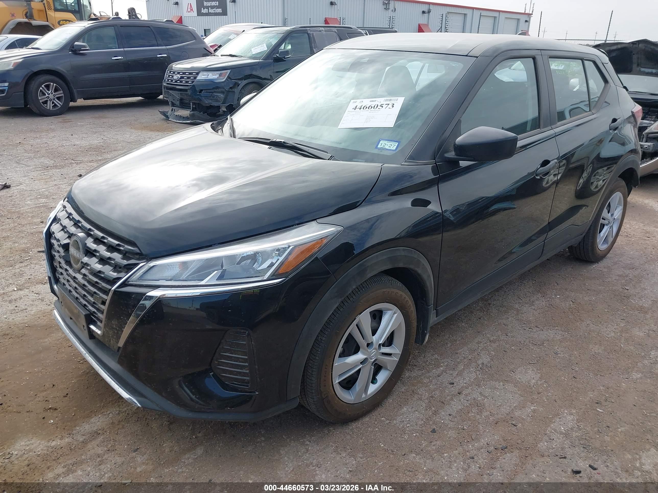 NISSAN KICKS image 2