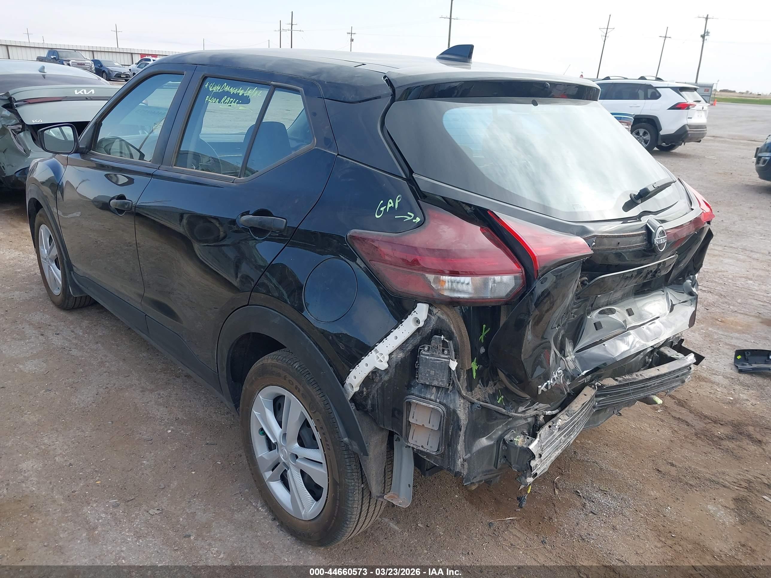 NISSAN KICKS image 3