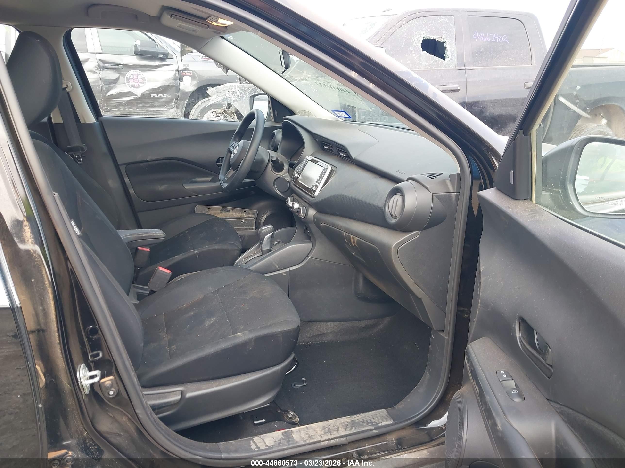NISSAN KICKS image 5