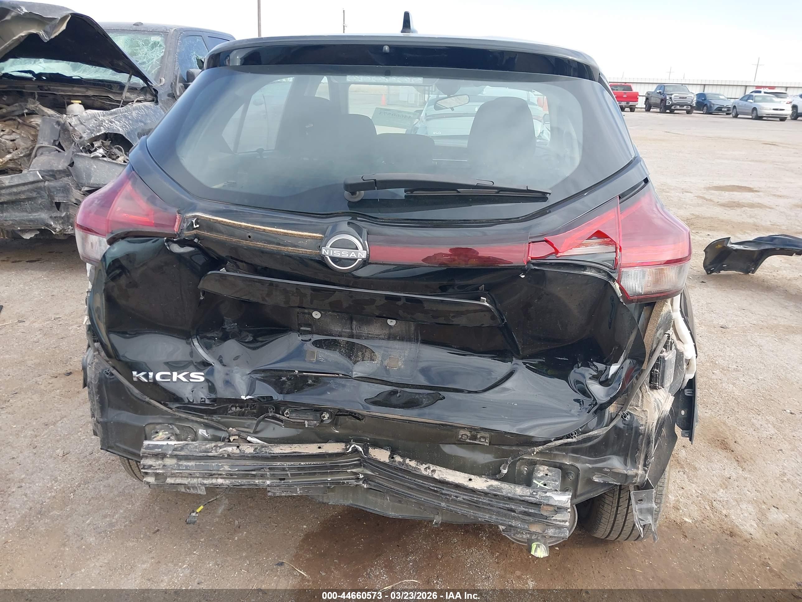 NISSAN KICKS image 6