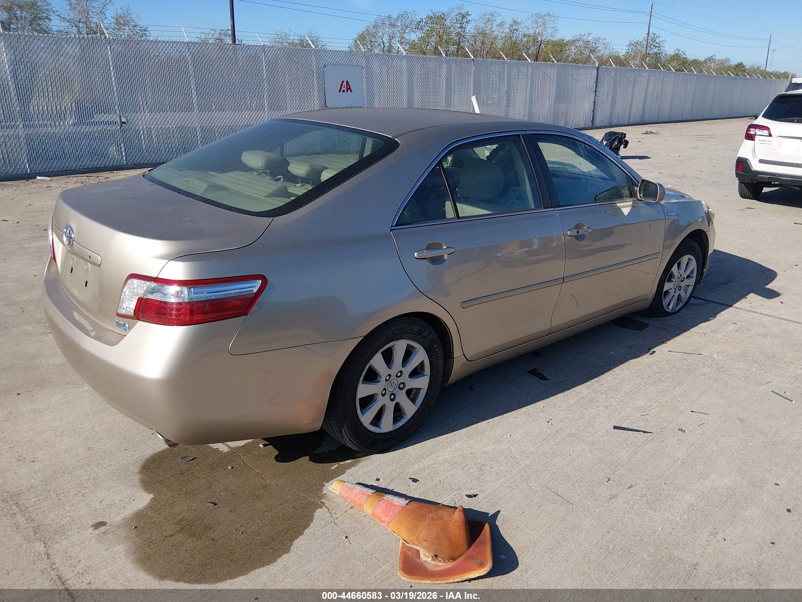 TOYOTA CAMRY image 4