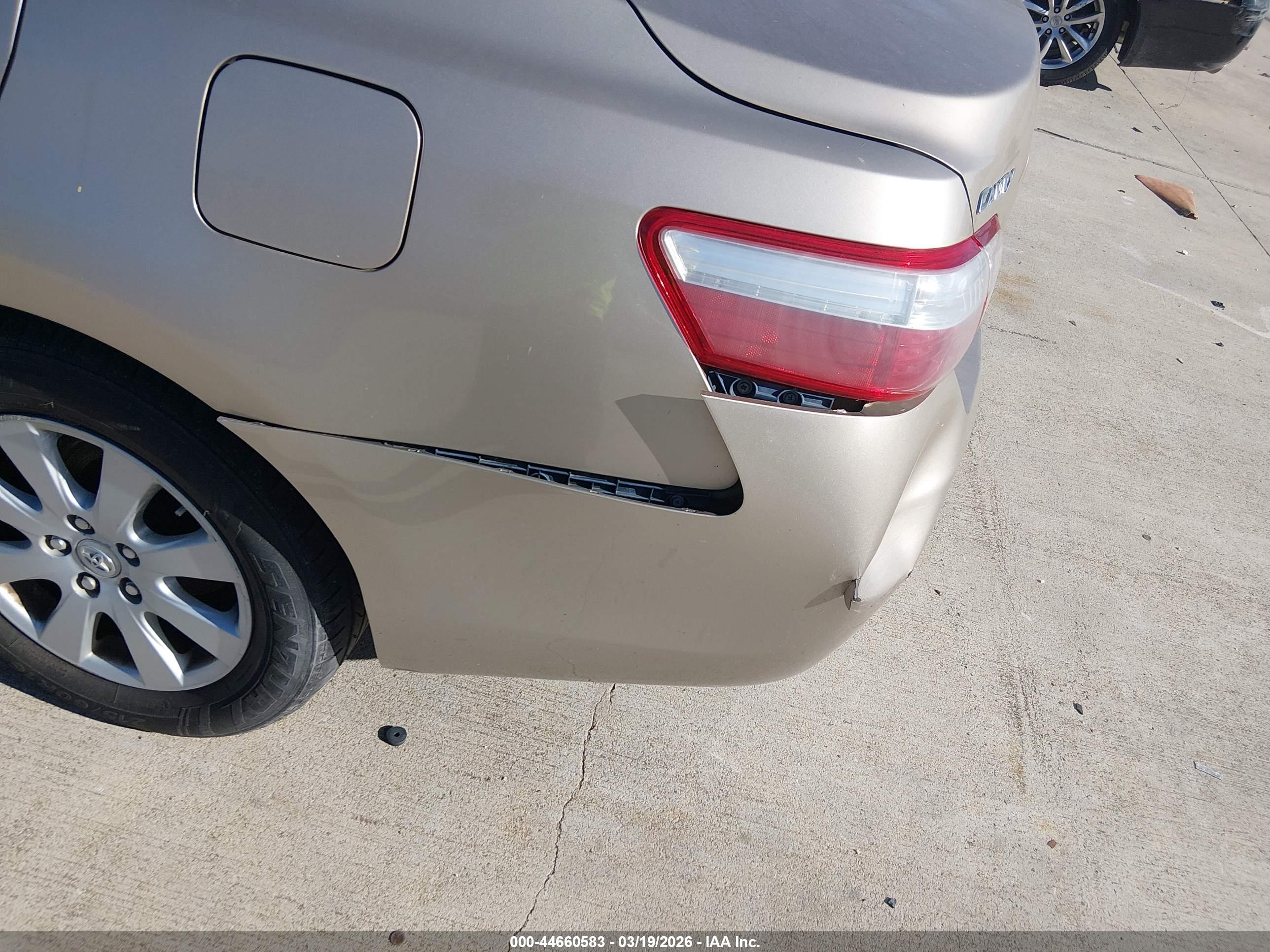 TOYOTA CAMRY image 6